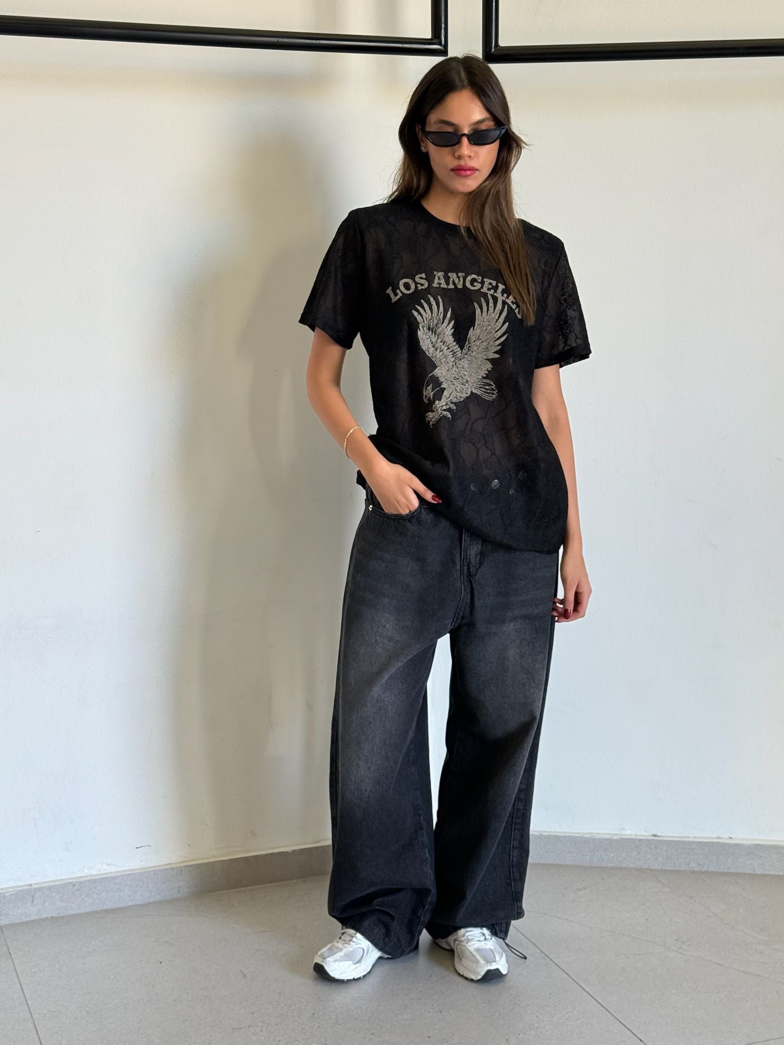 חולצת אל שחור