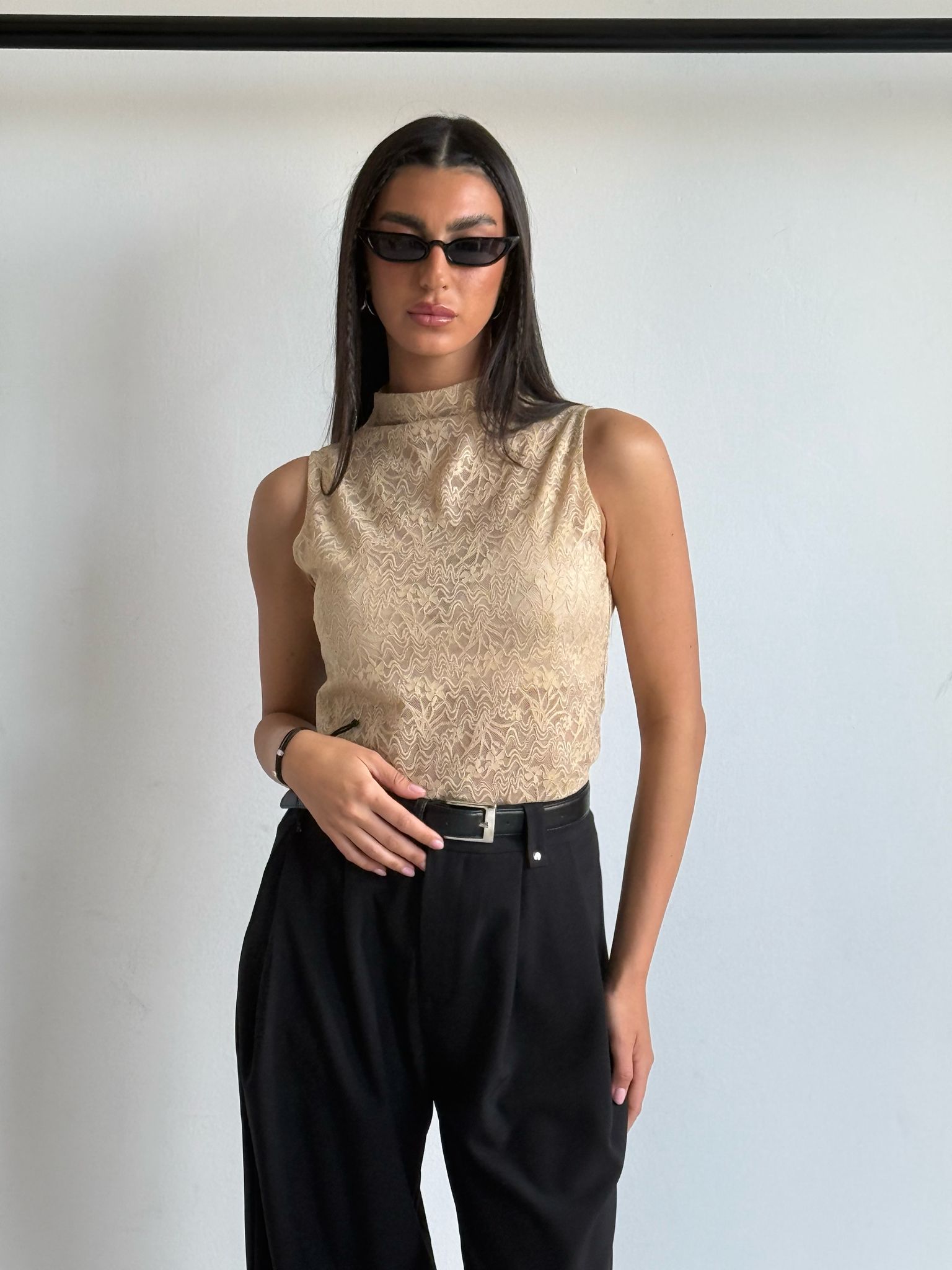 חולצת שירה בז'