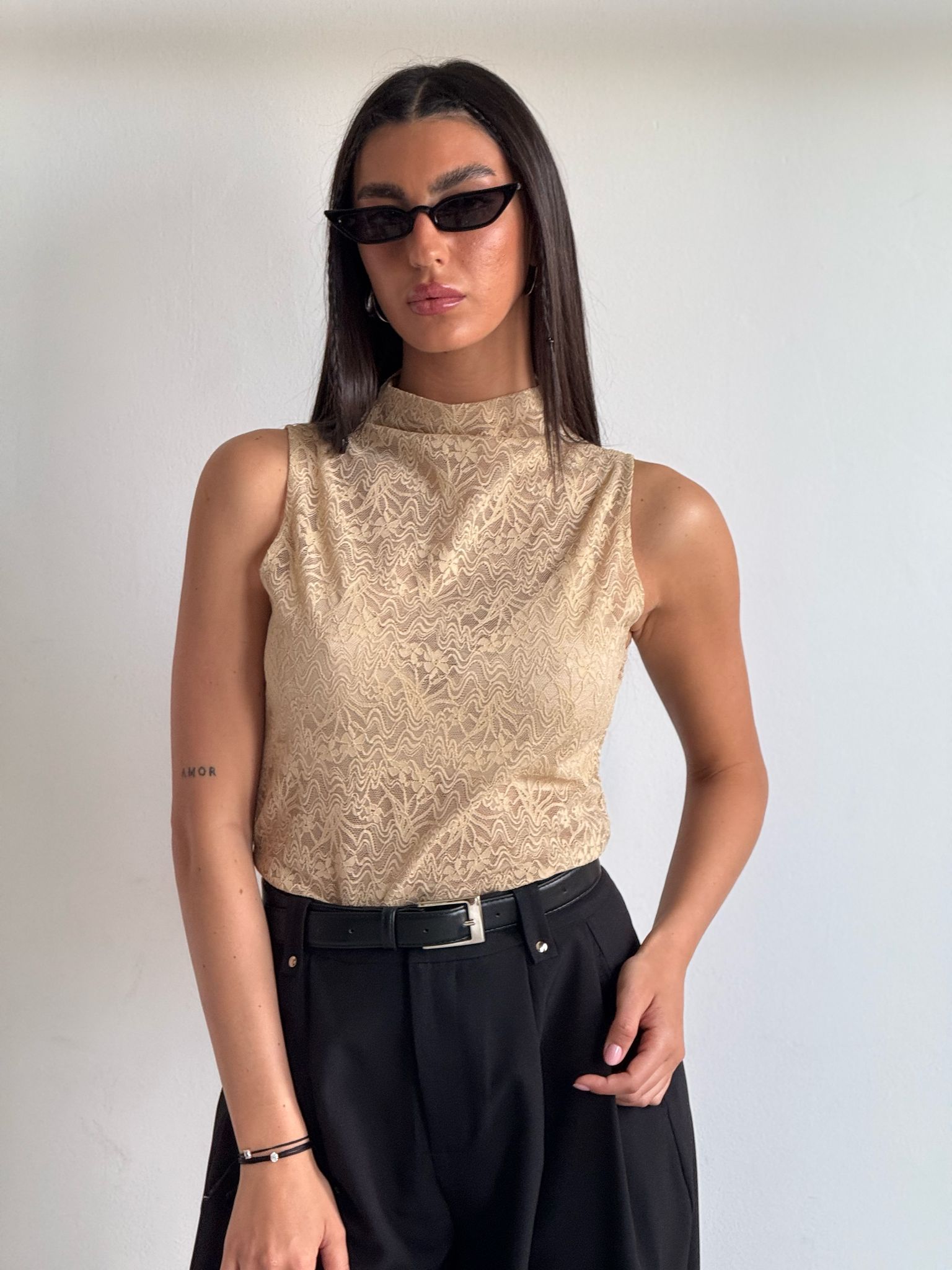 חולצת שירה בז'