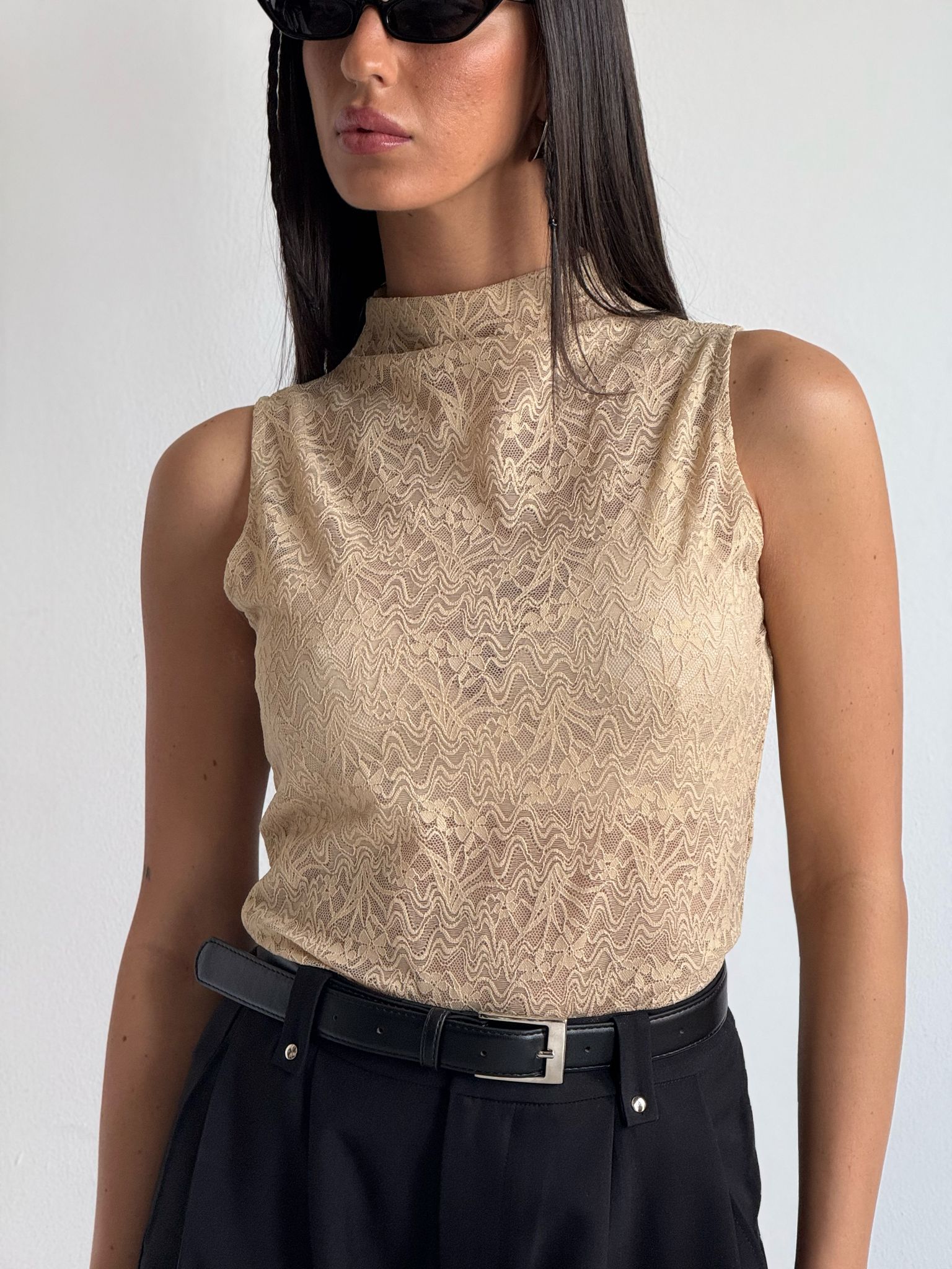 חולצת שירה בז'