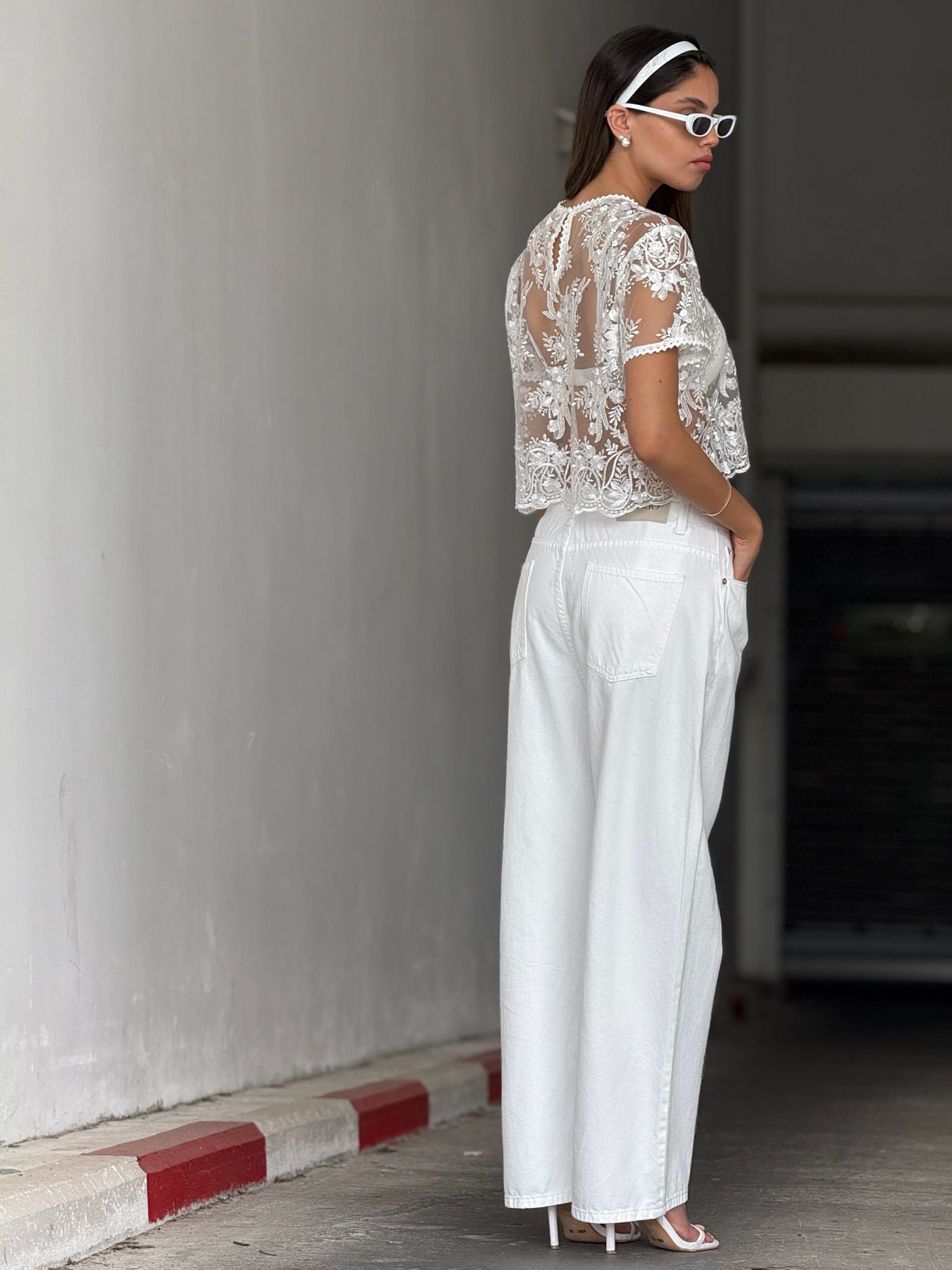 ג'ינס לואי לבן