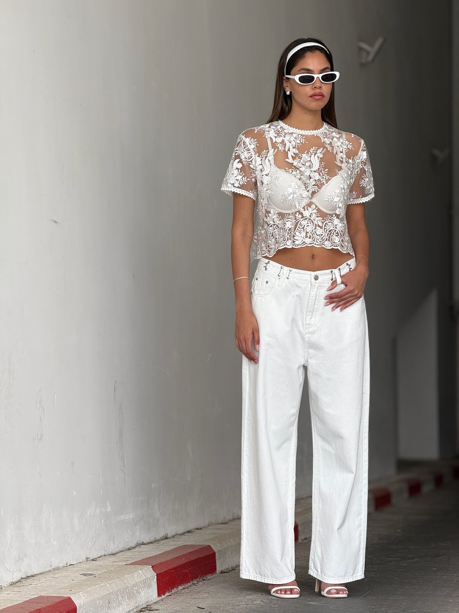 ג'ינס לואי לבן