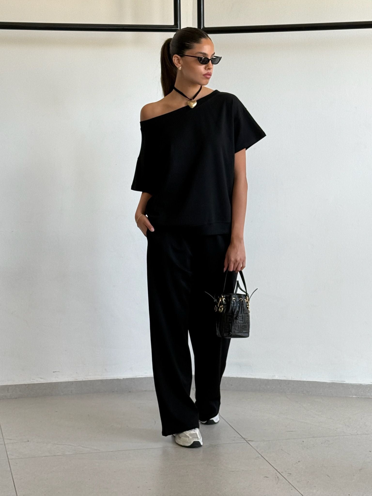 חליפת סול שחור