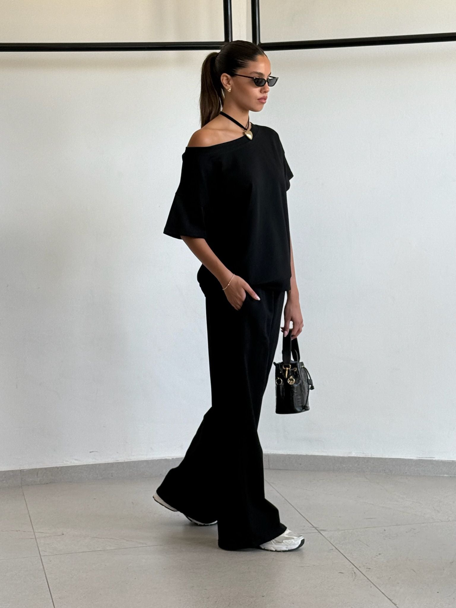 חליפת סול שחור