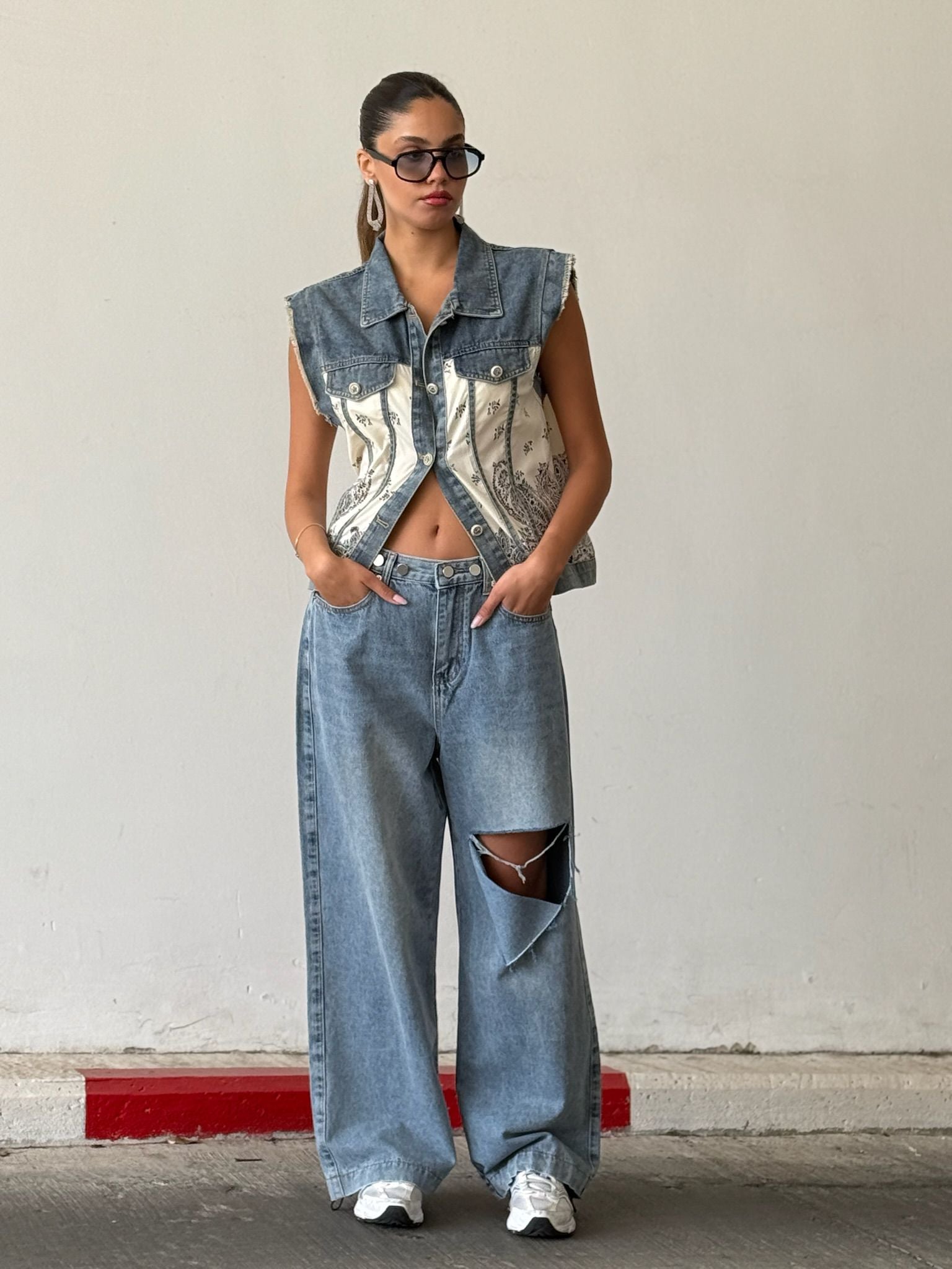 ווסט ג'ינס אילור