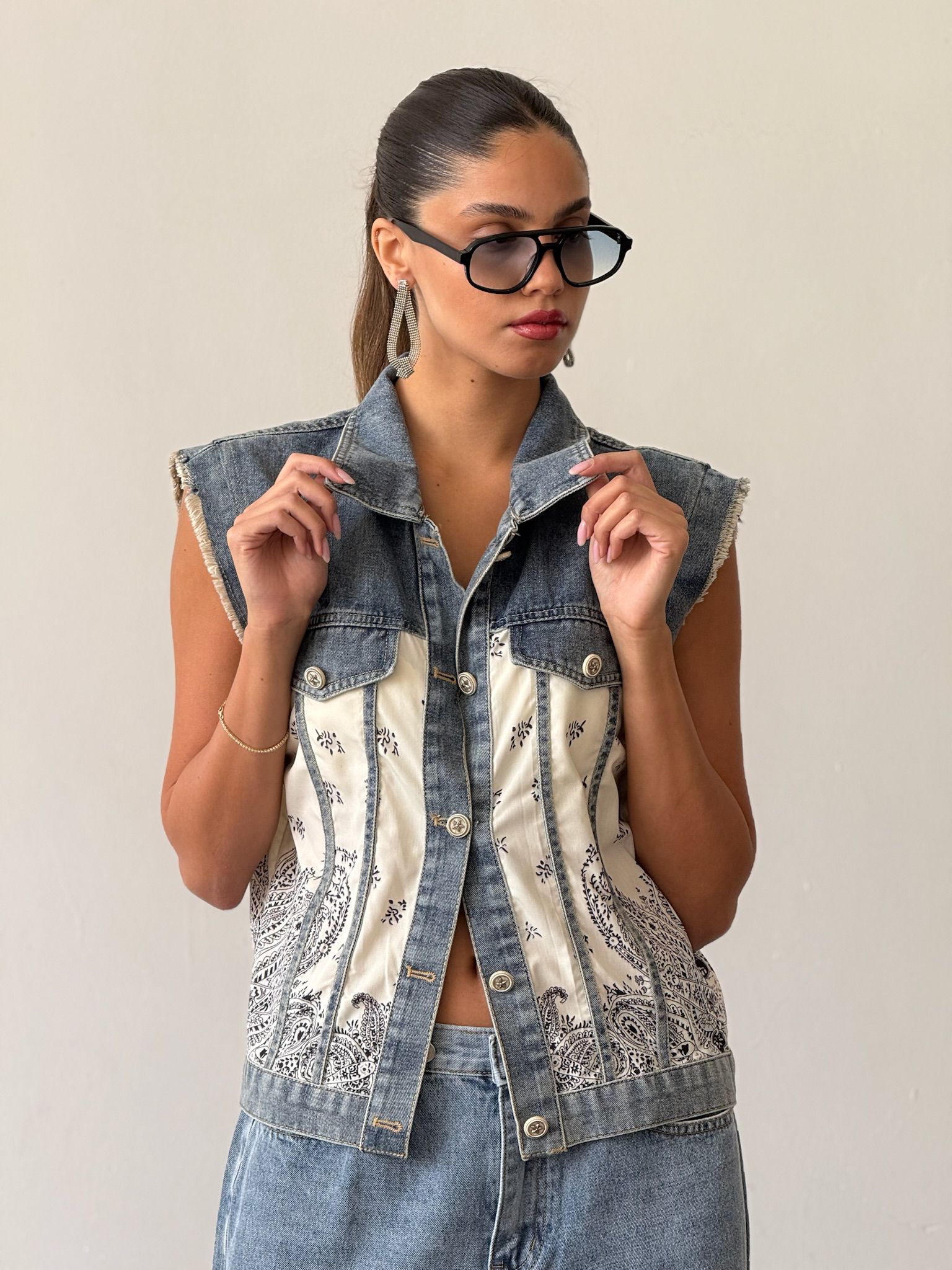 ווסט ג'ינס אילור