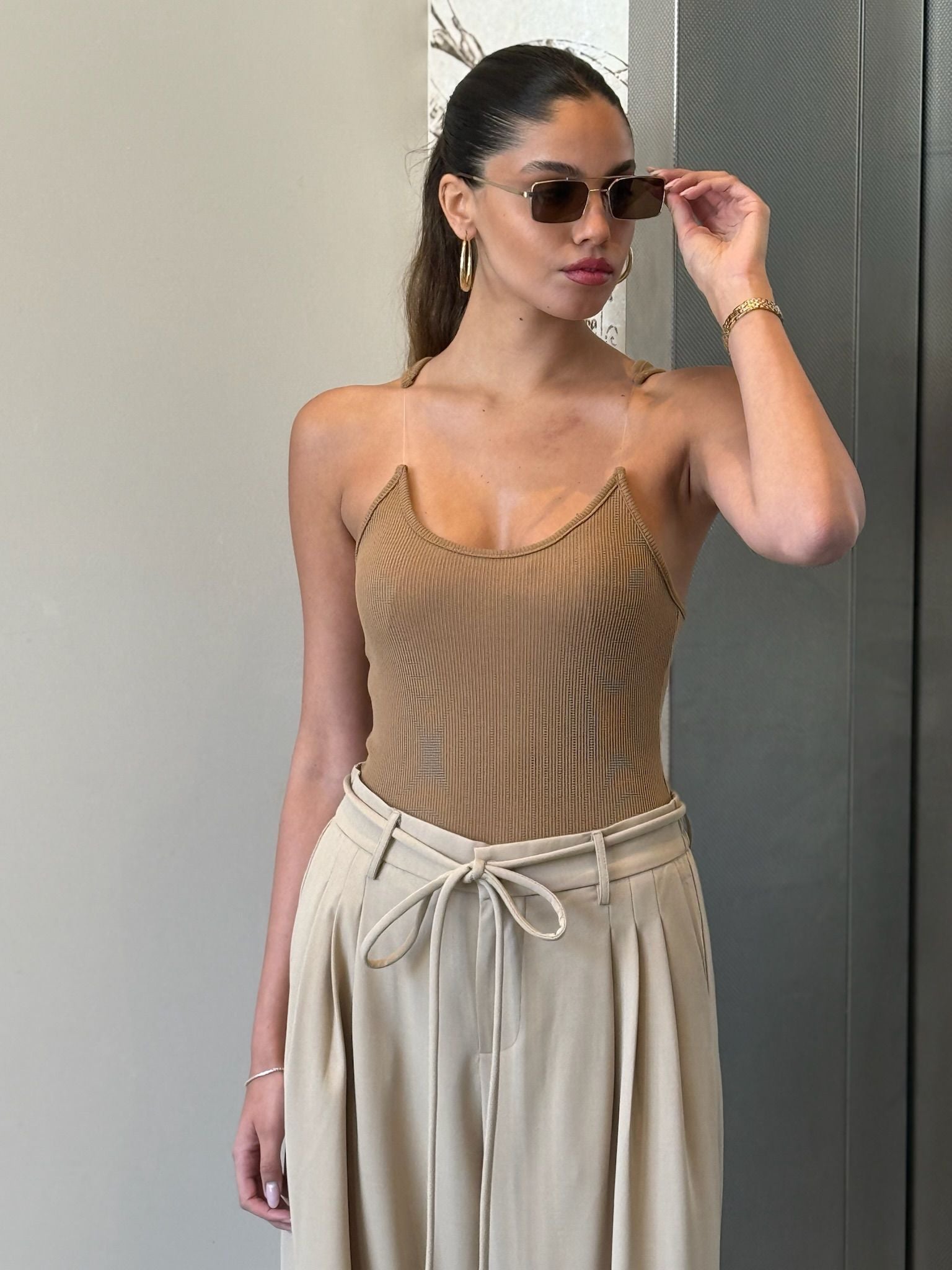 גופיית קלואה חום