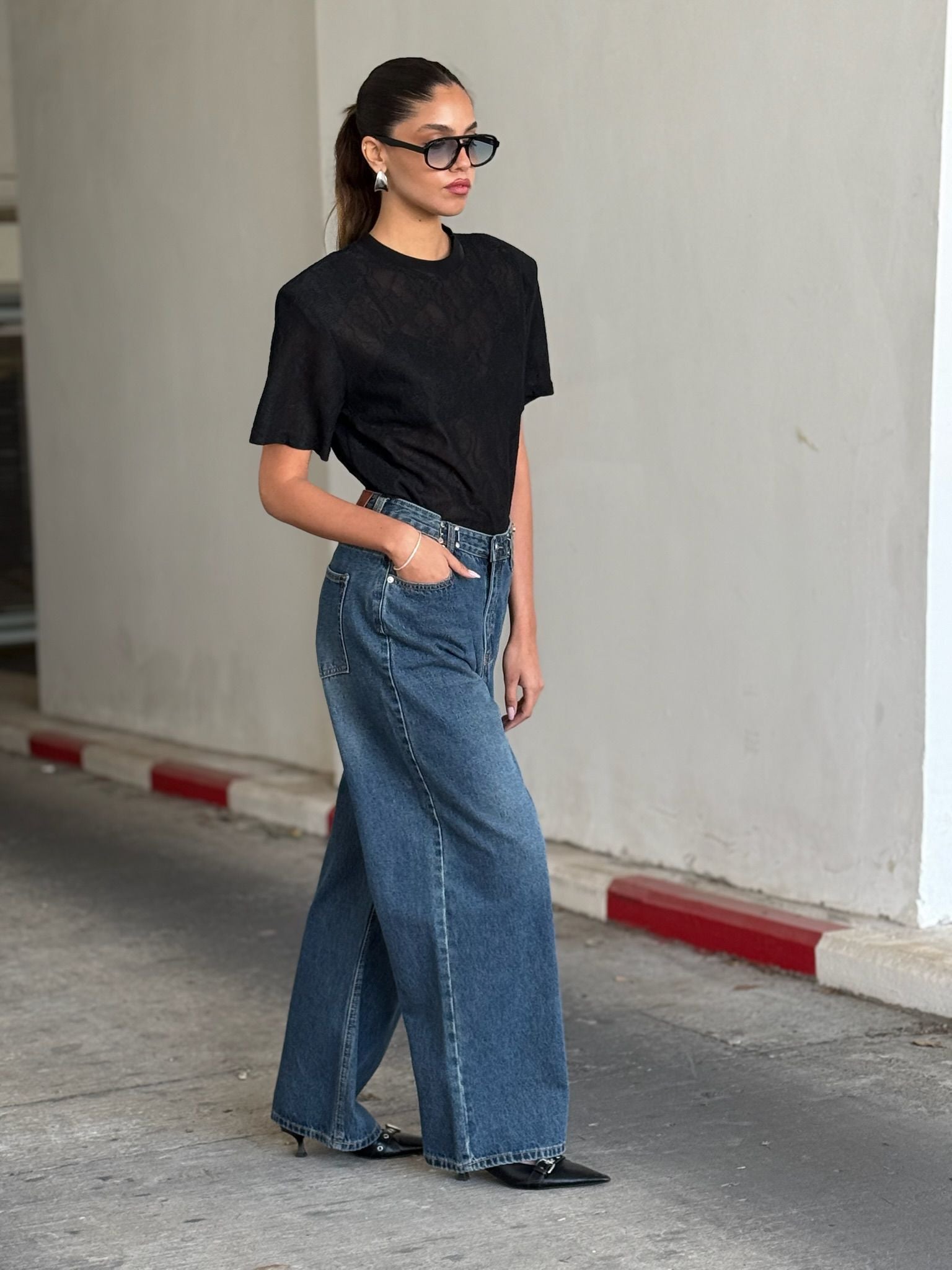 חולצת לירי תחרה שחור