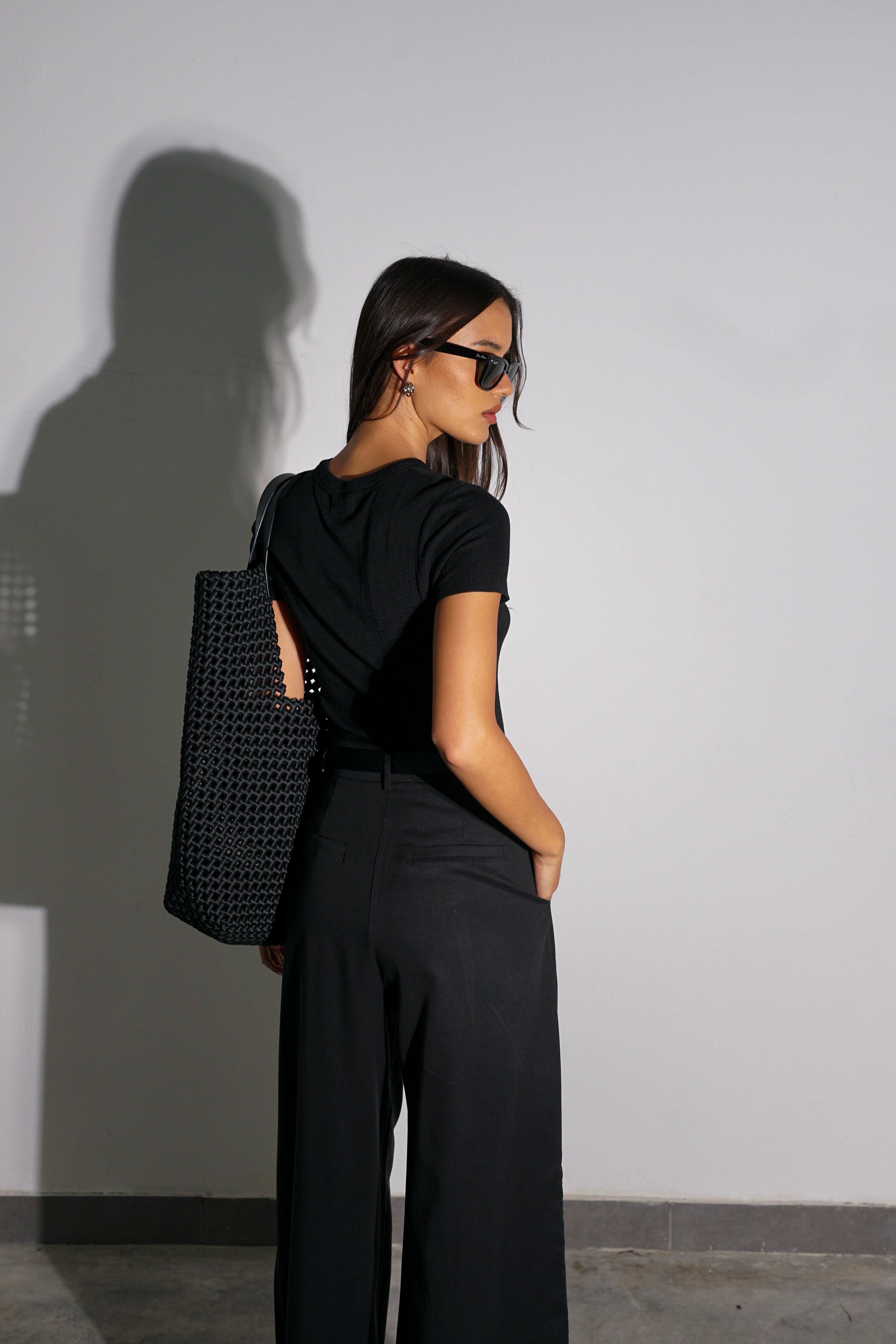 חולצת סנדרה שחור