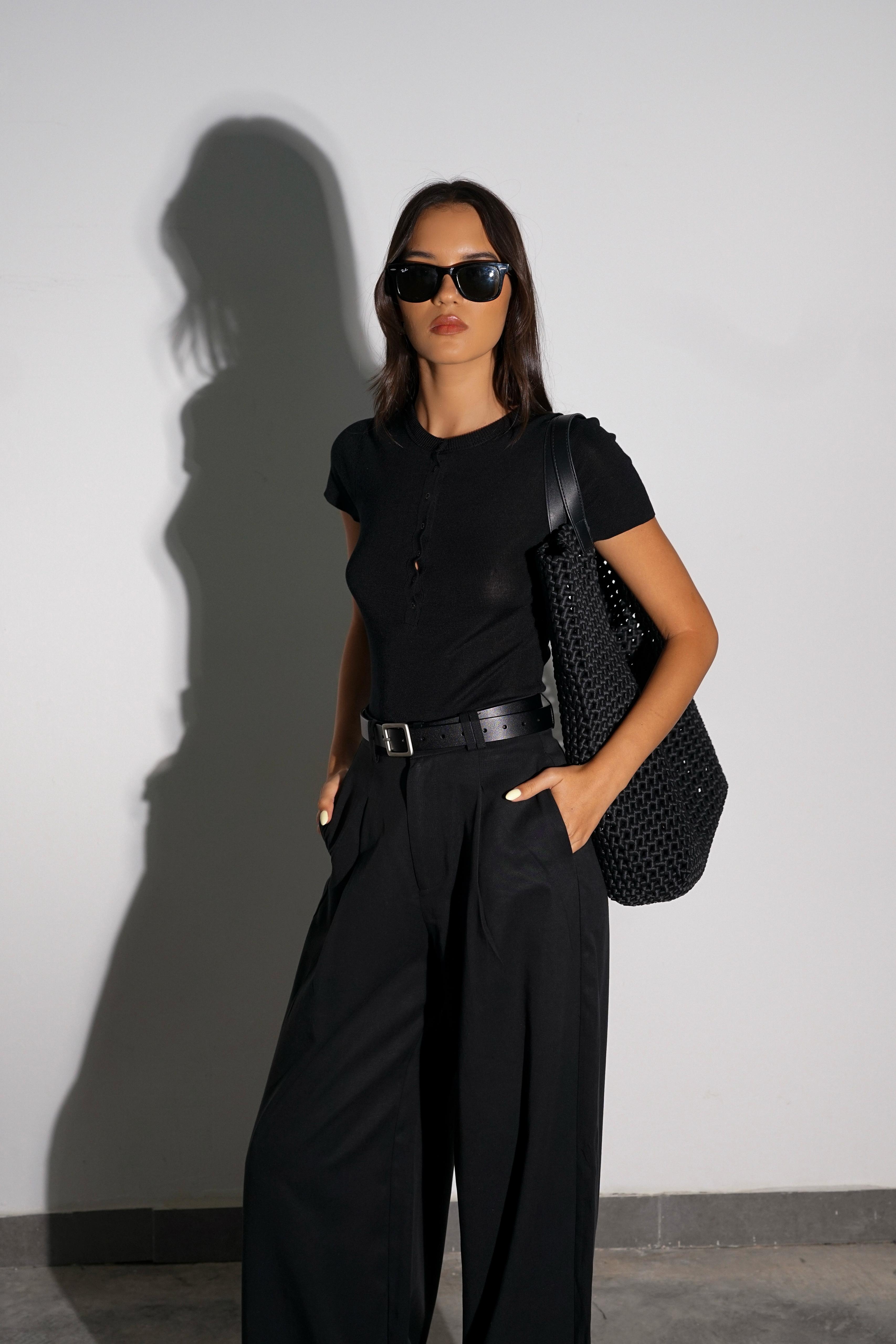 חולצת סנדרה שחור