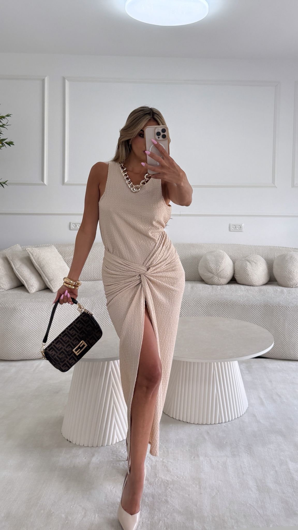 חליפת אניס בז'