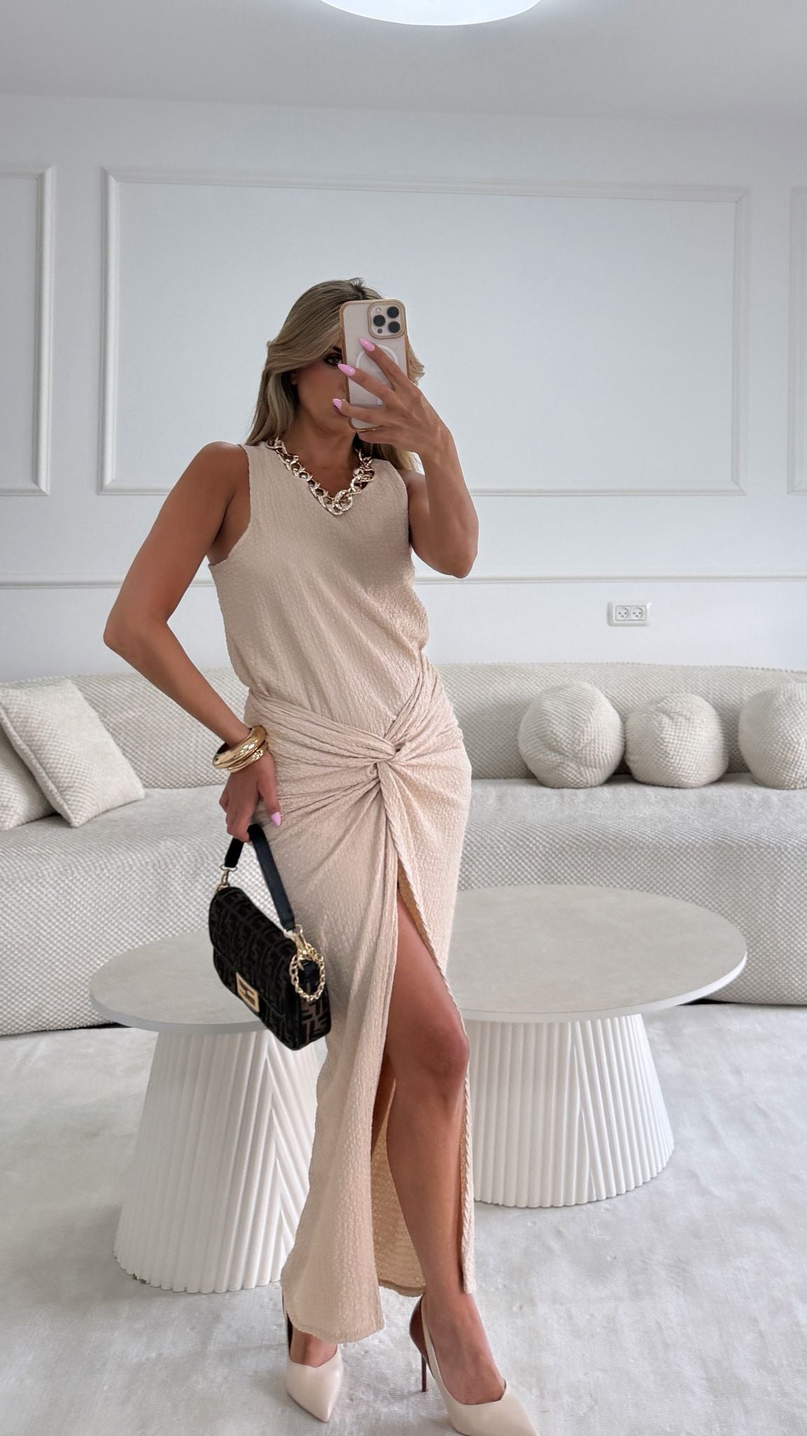 חליפת אניס בז'