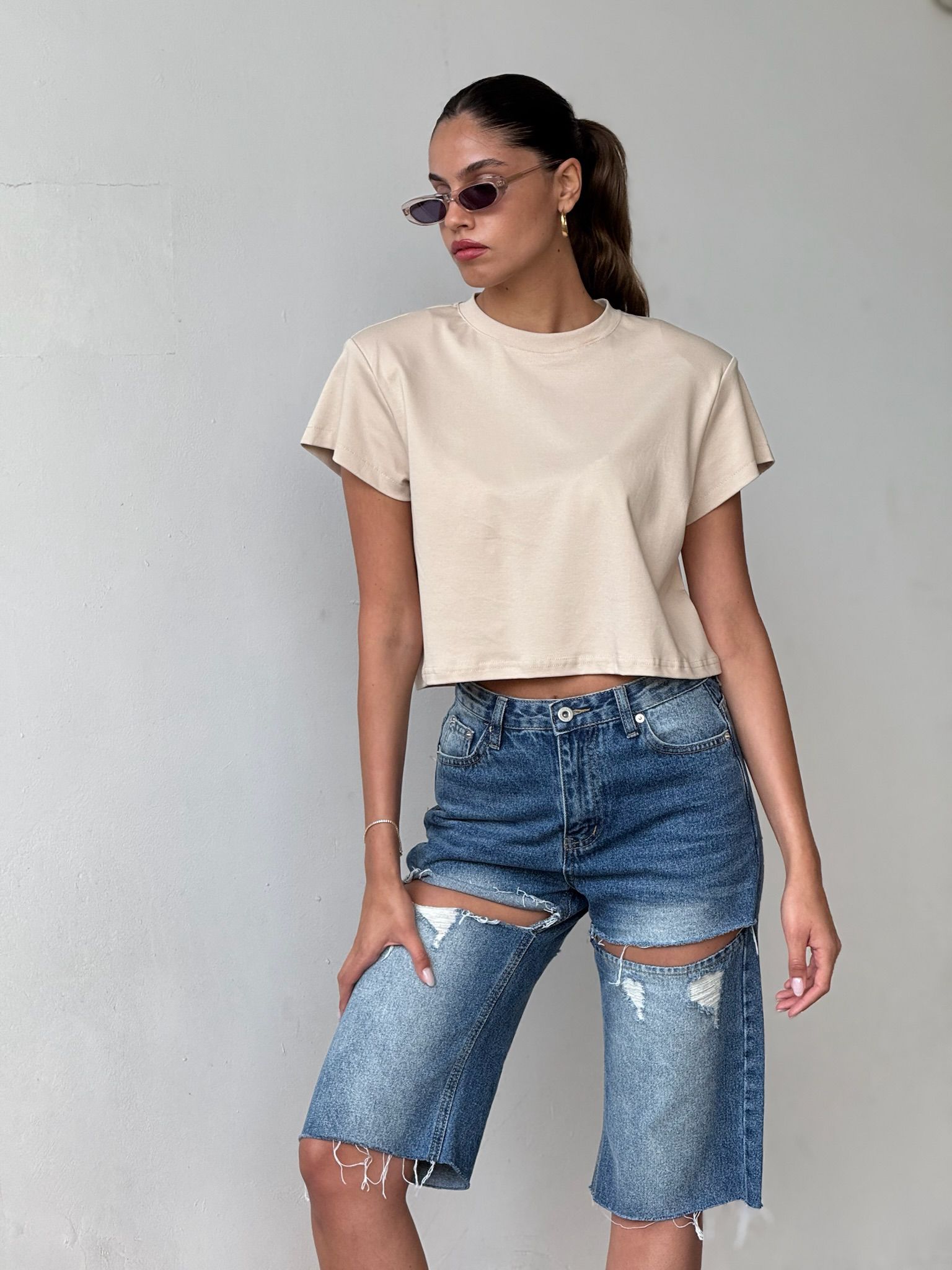 חולצת בילי בז'