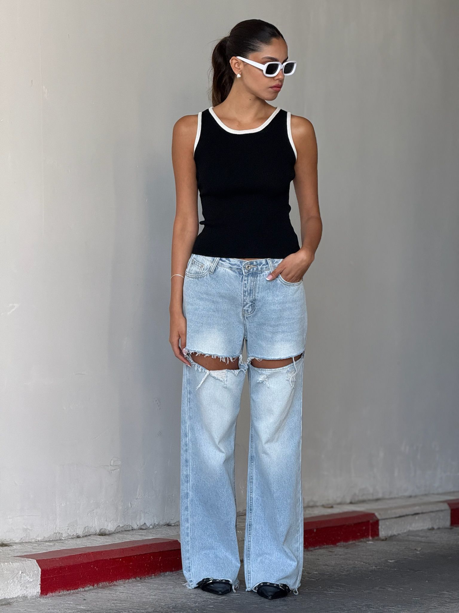 גופיית איב שחור