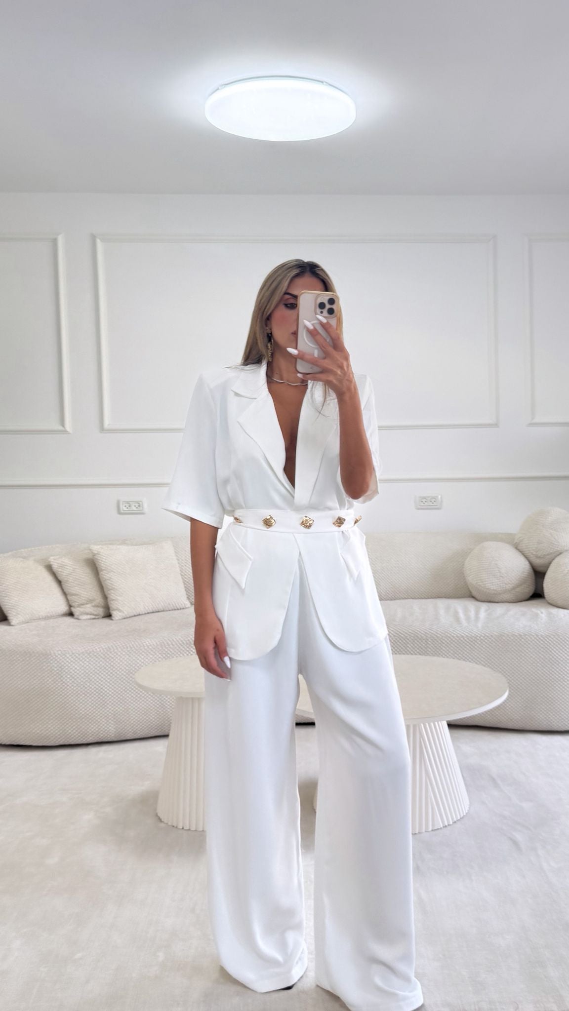 חליפת מורי לבן