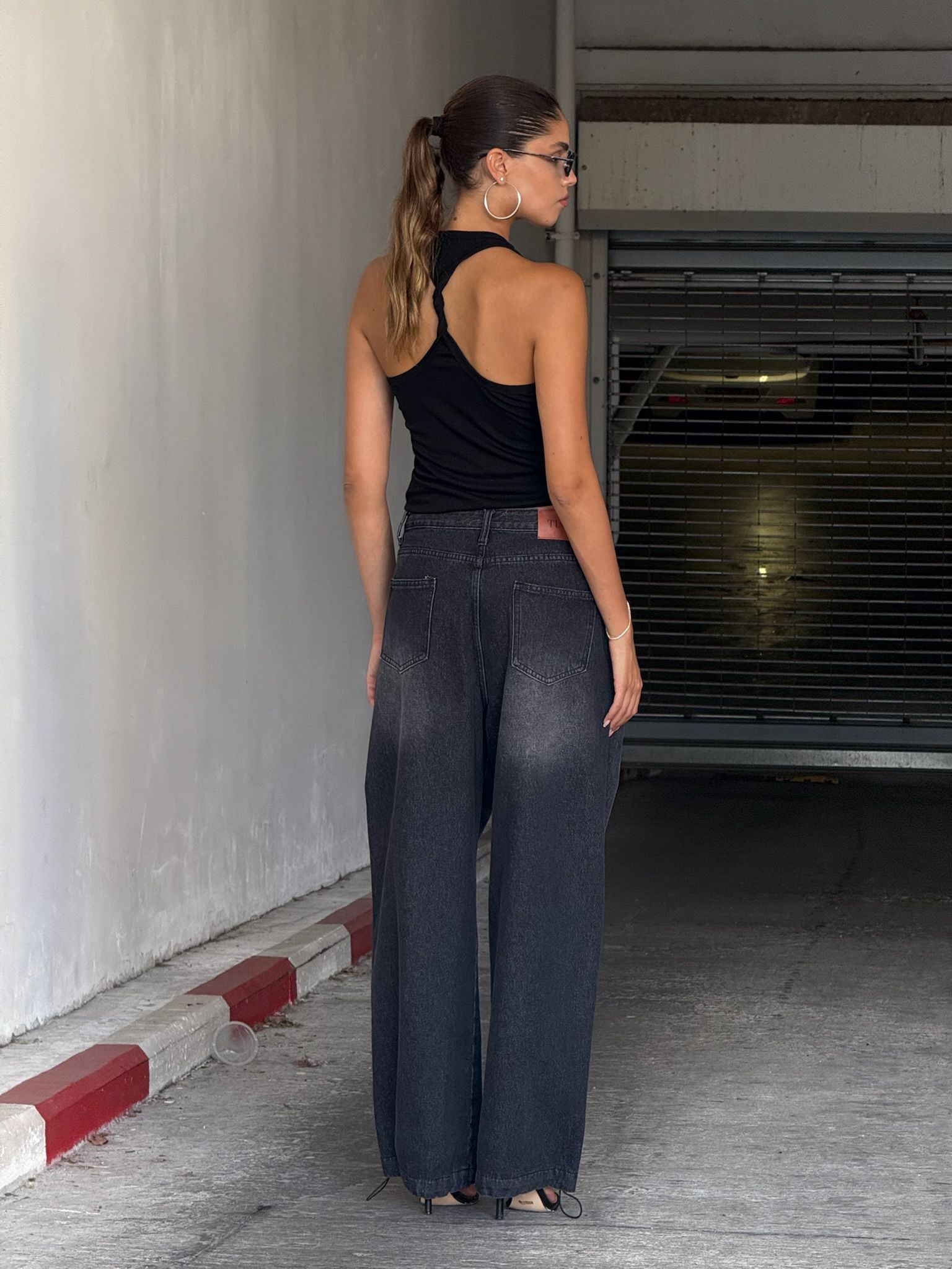 גופיית ריבל שחור