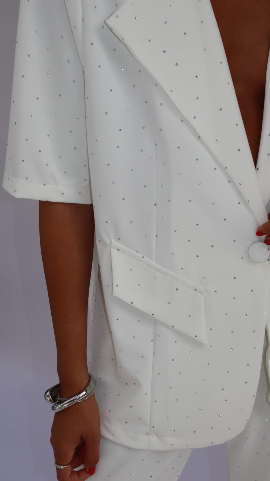 חליפת מייגן שילוב אבנים לבן