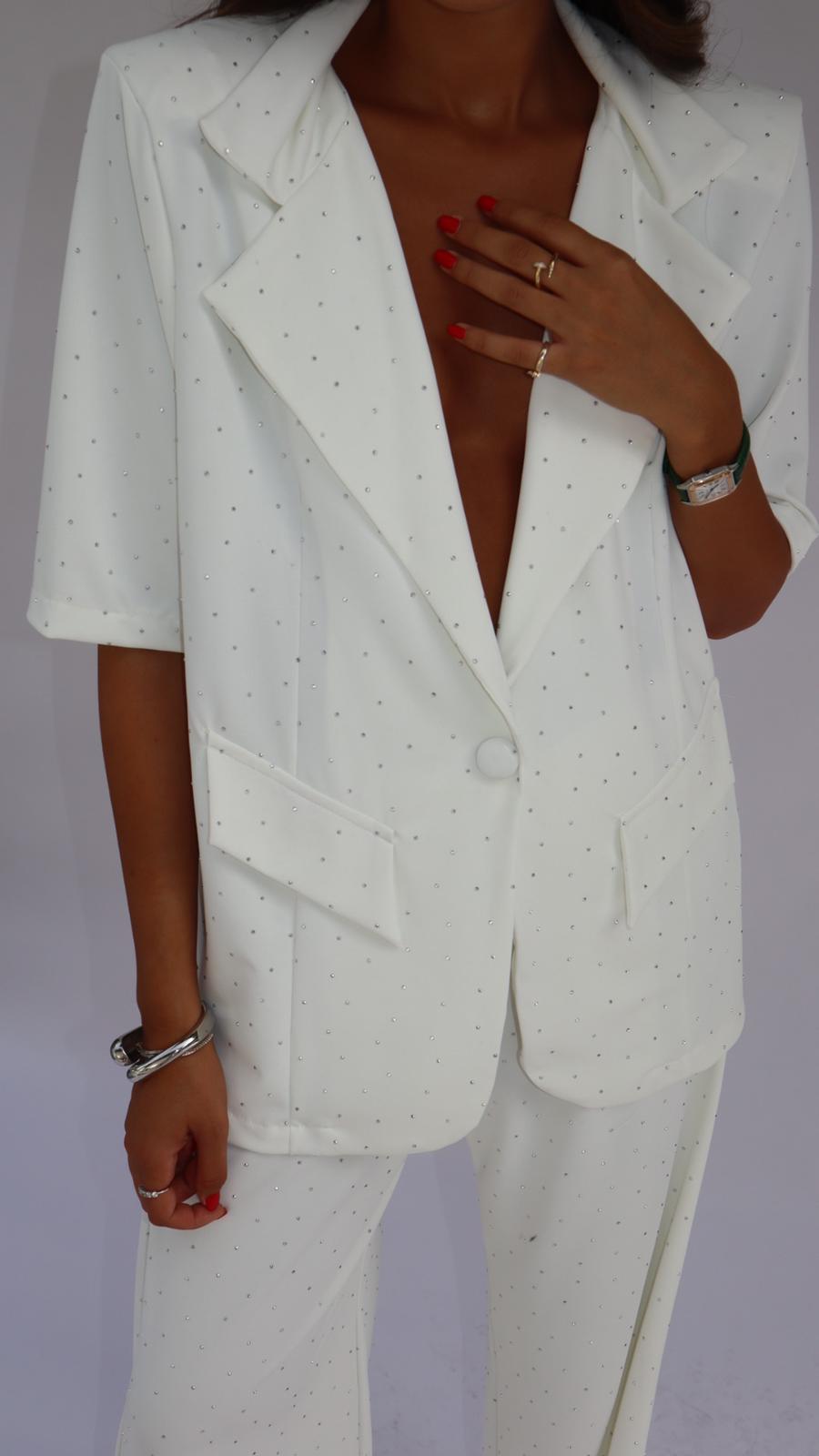 חליפת מייגן שילוב אבנים לבן