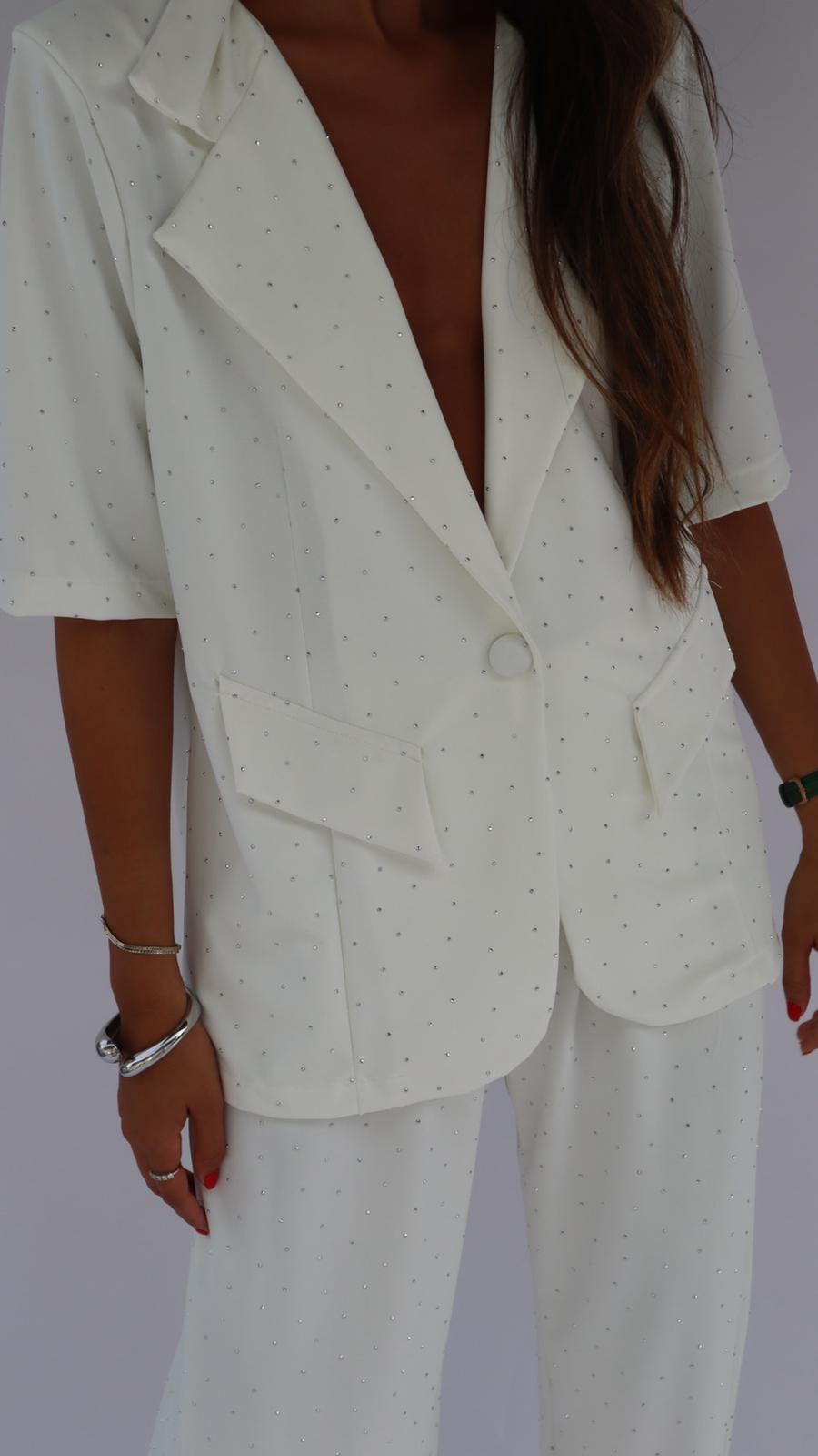 חליפת מייגן שילוב אבנים לבן