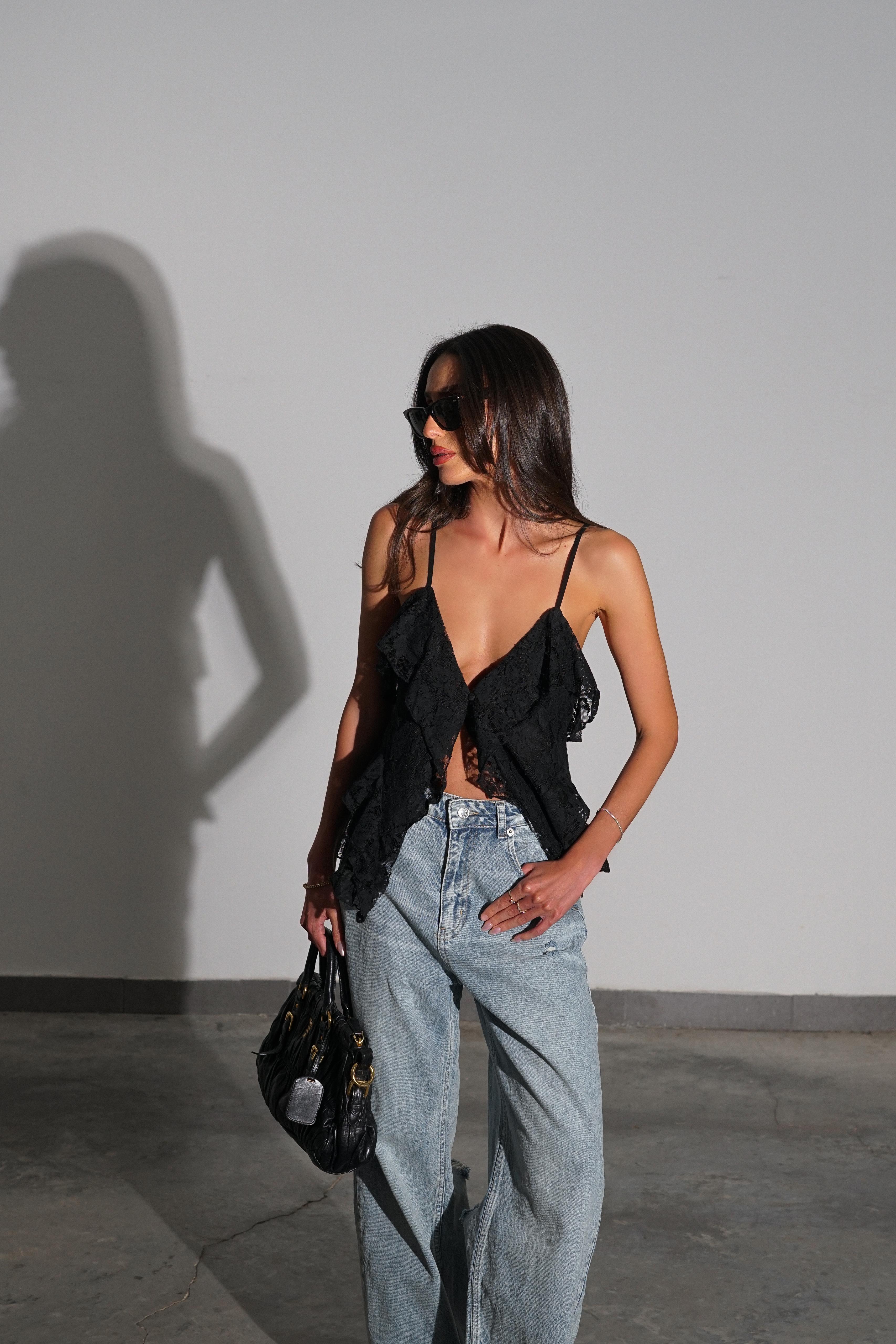 גופיית תחרה דולי