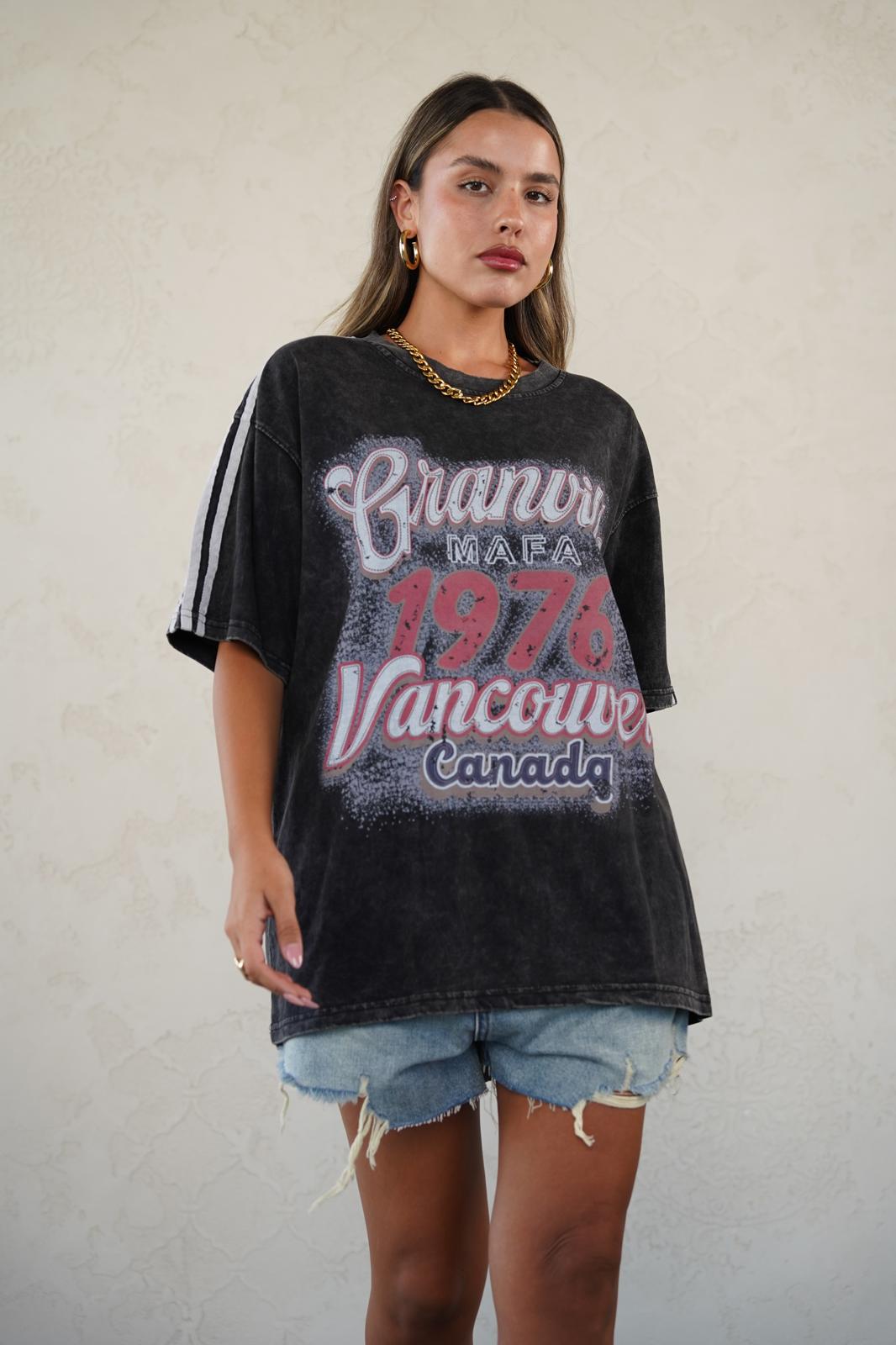 חולצת איה שחור ווש