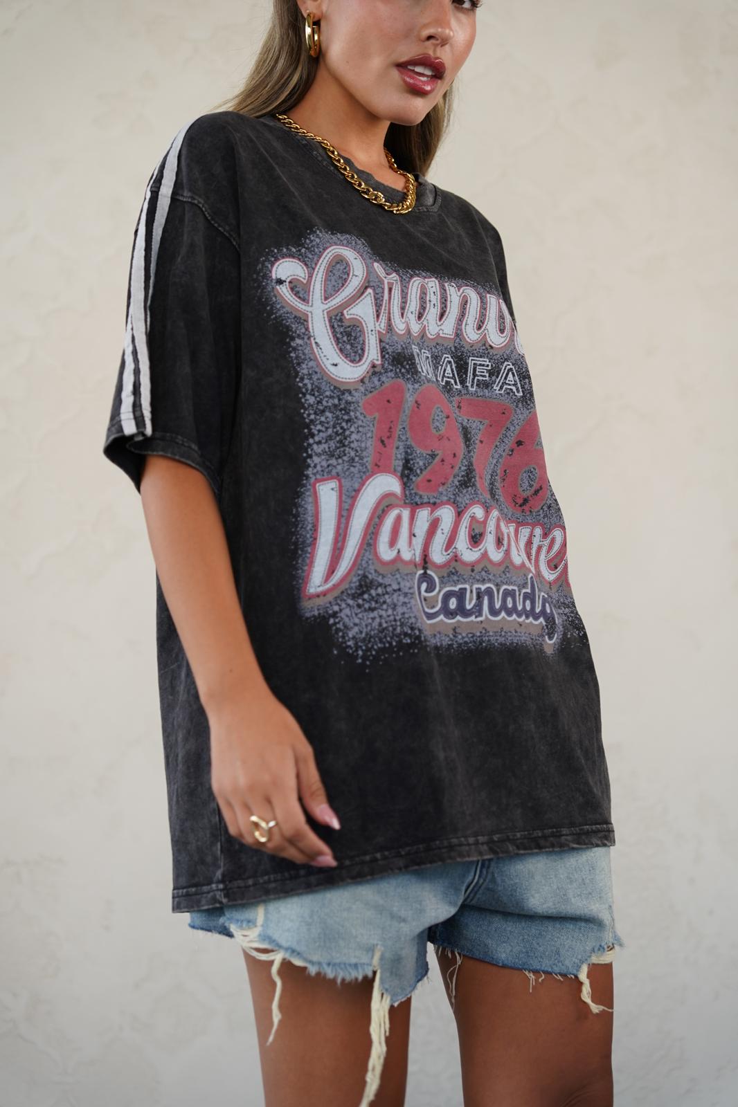 חולצת איה שחור ווש