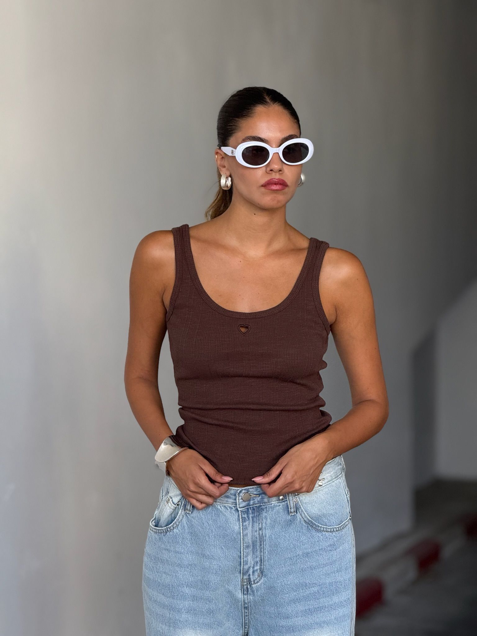 גופיית אלבי חום