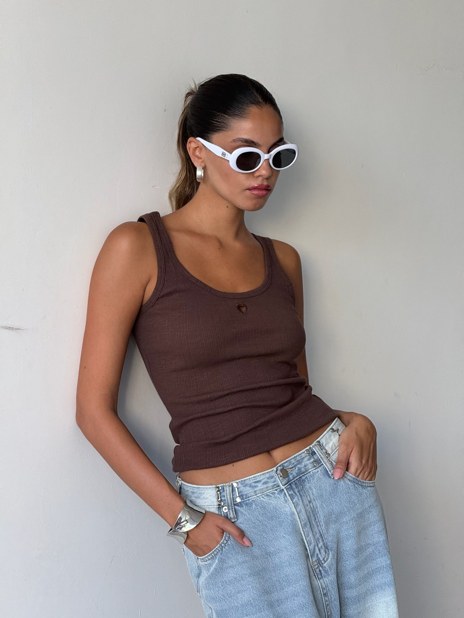 גופיית אלבי חום