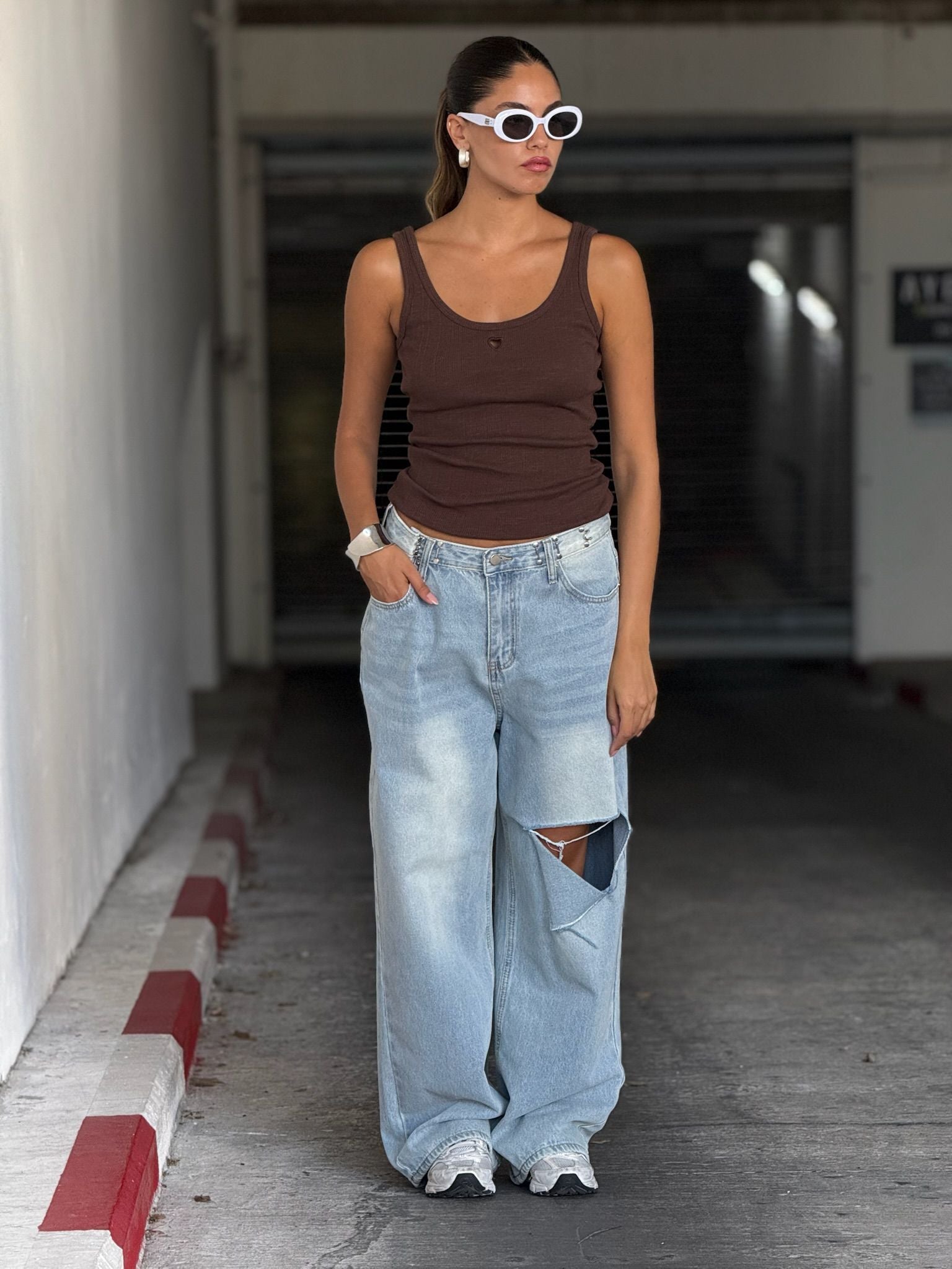 גופיית אלבי חום