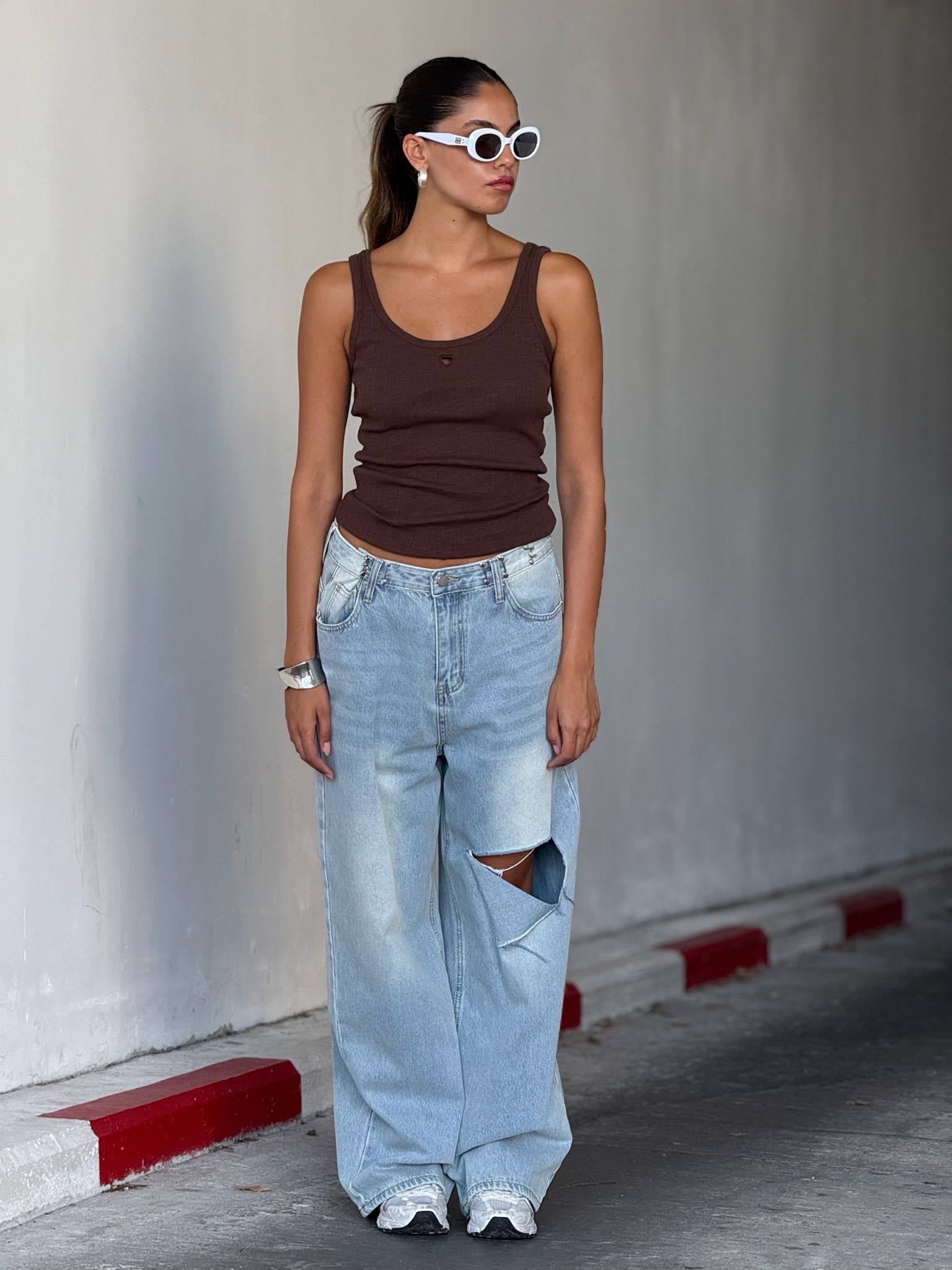 גופיית אלבי חום