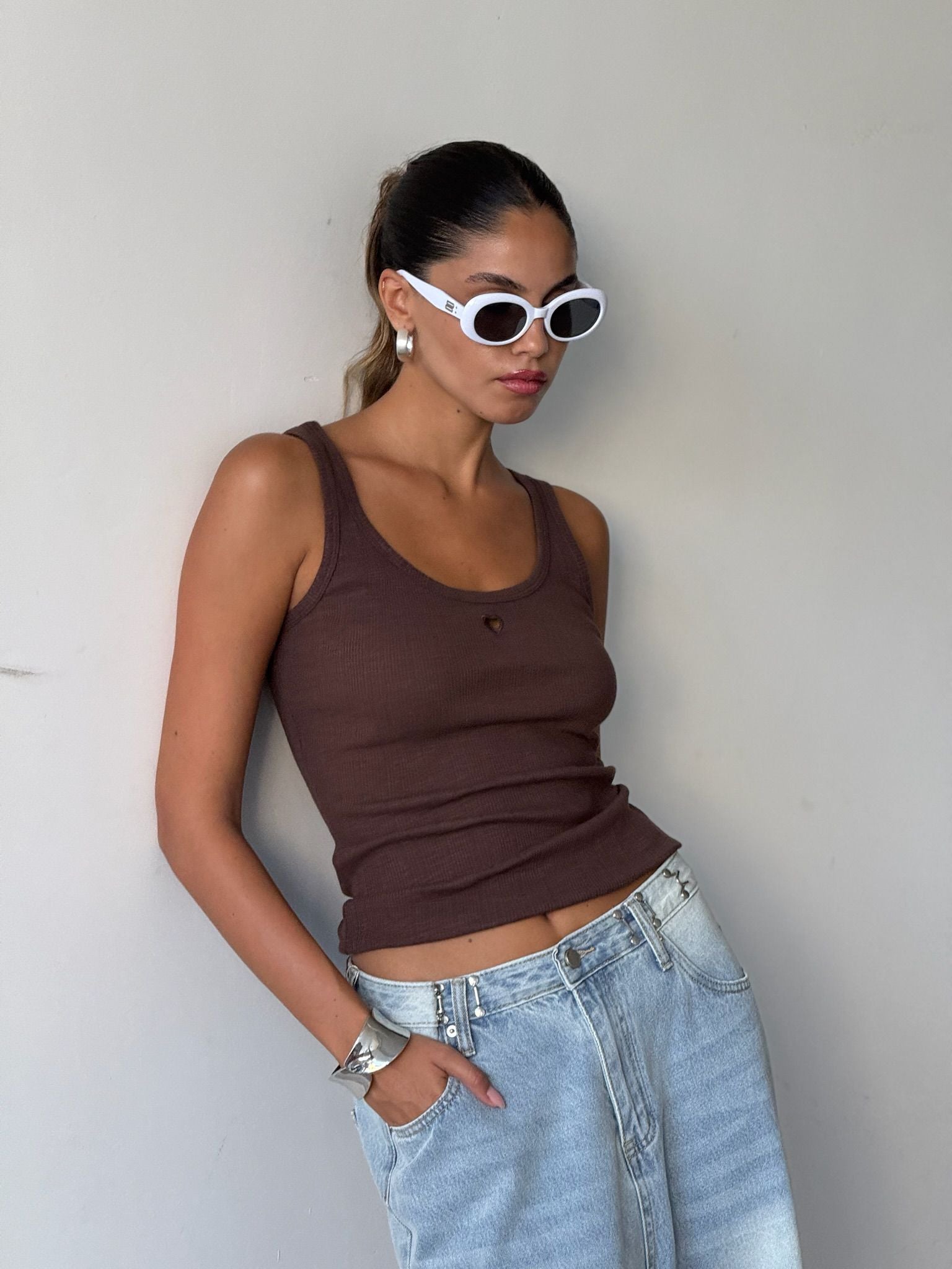 גופיית אלבי חום