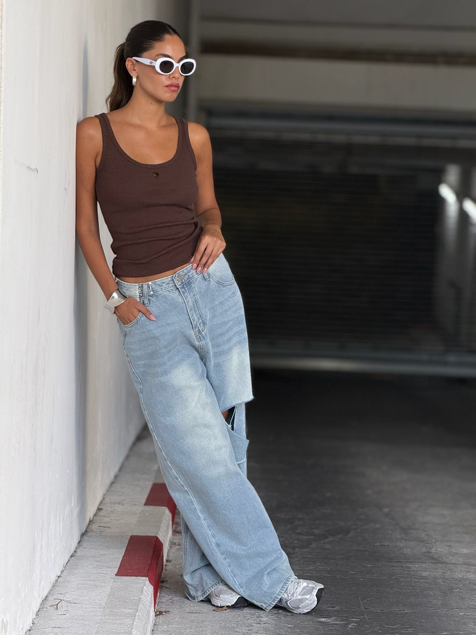 גופיית אלבי חום