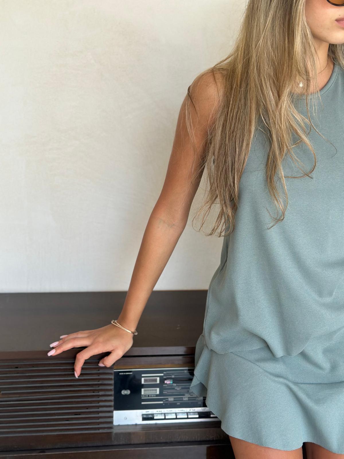 חליפת חצאית מוגלי ירוק