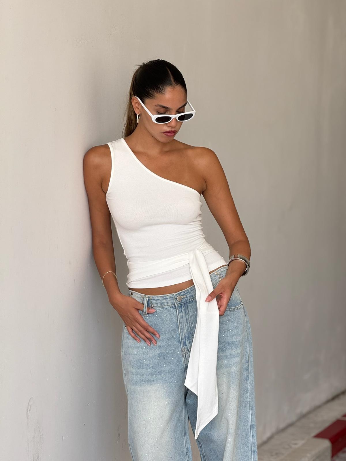 גופיית אורן לבן