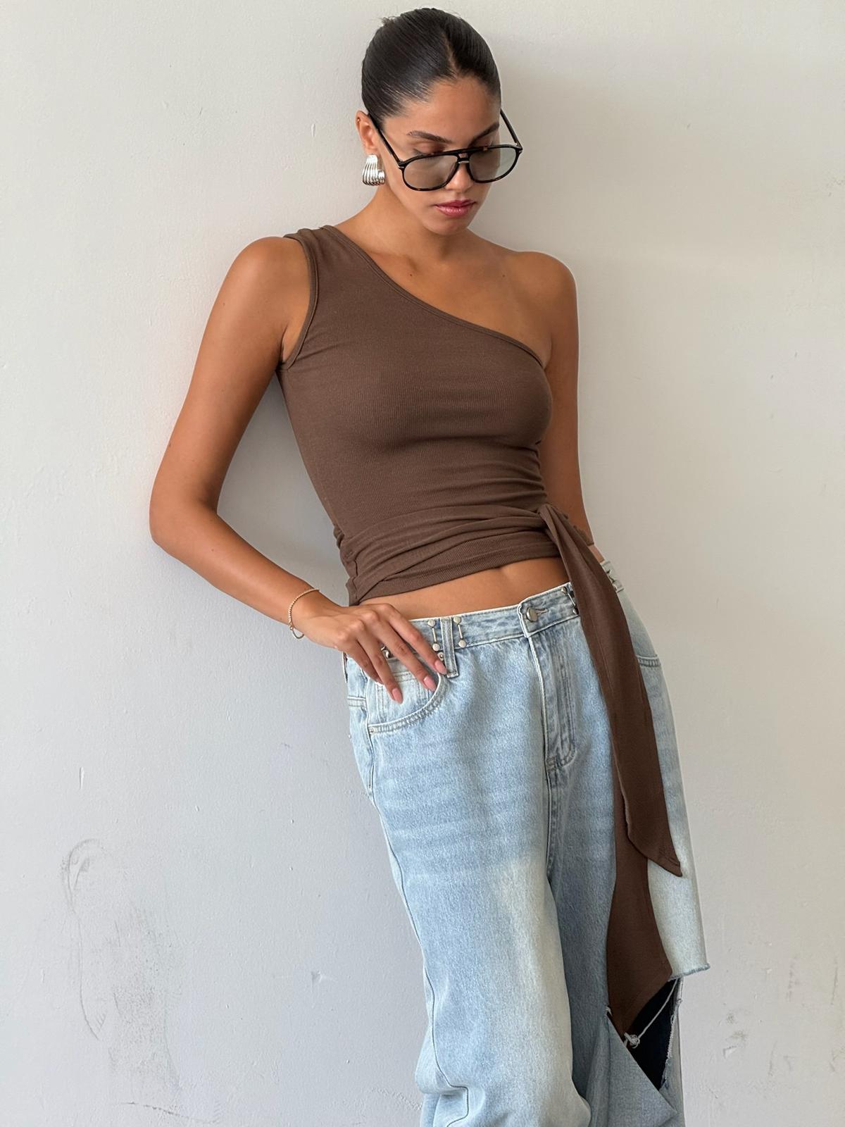 גופיית אורן חום