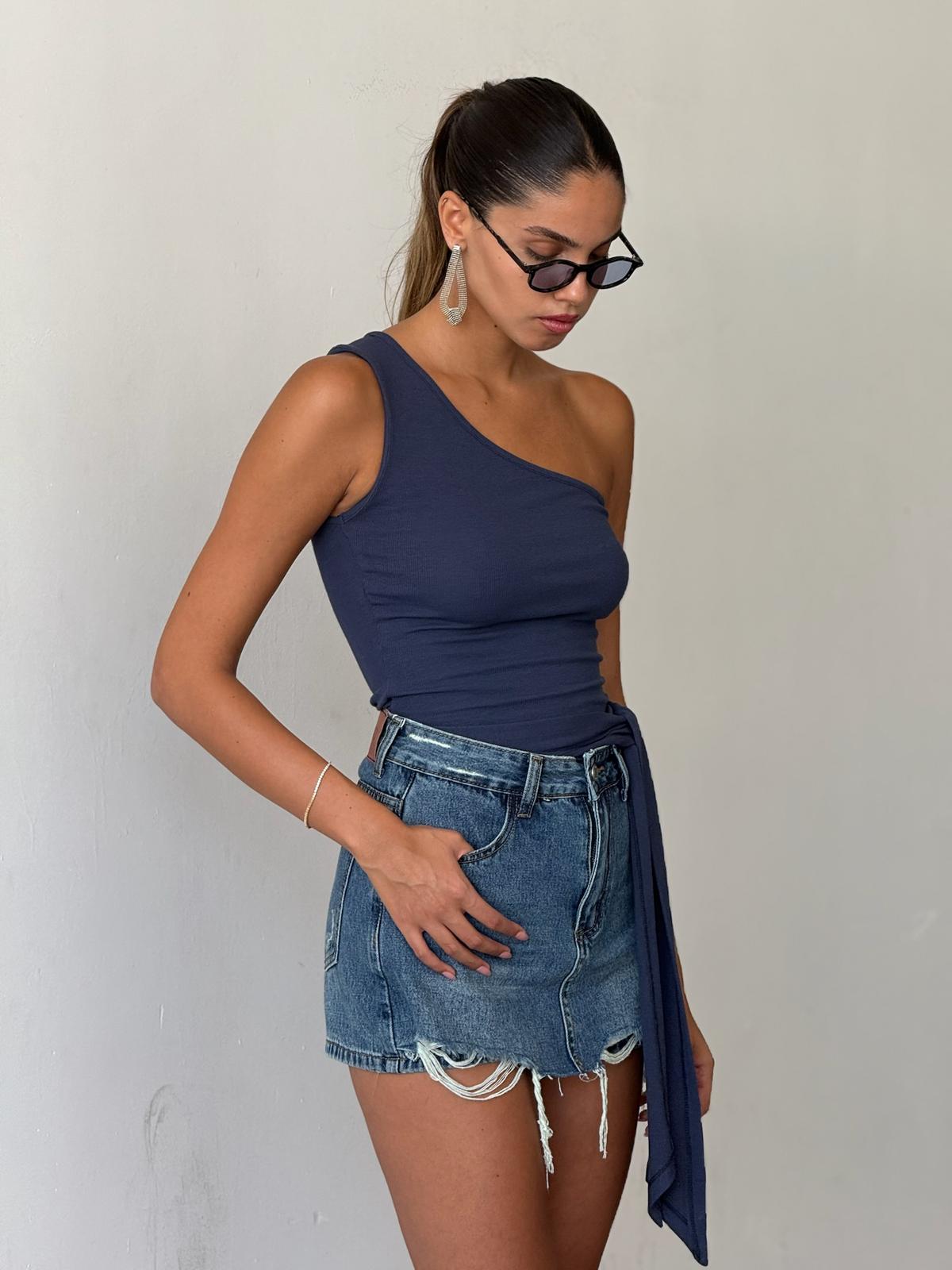 גופיית אורן כחול