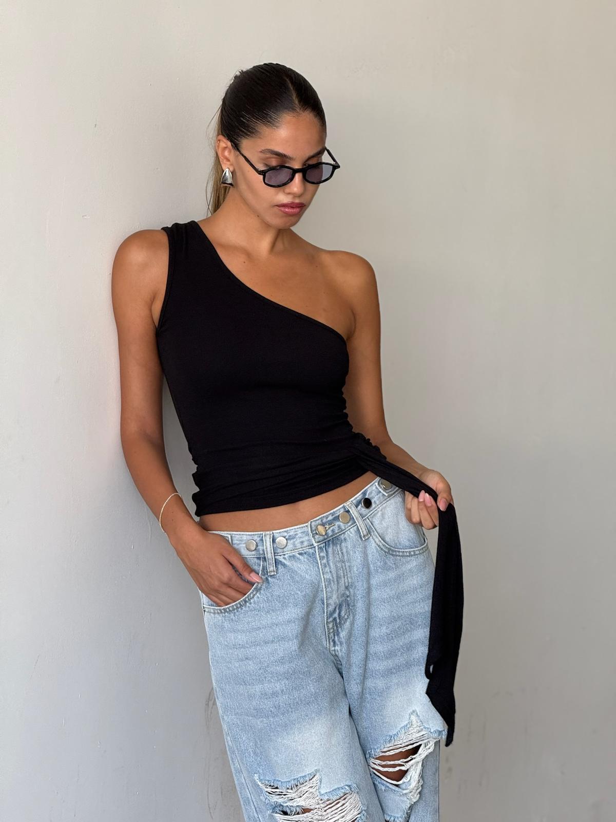 גופיית אורן שחור