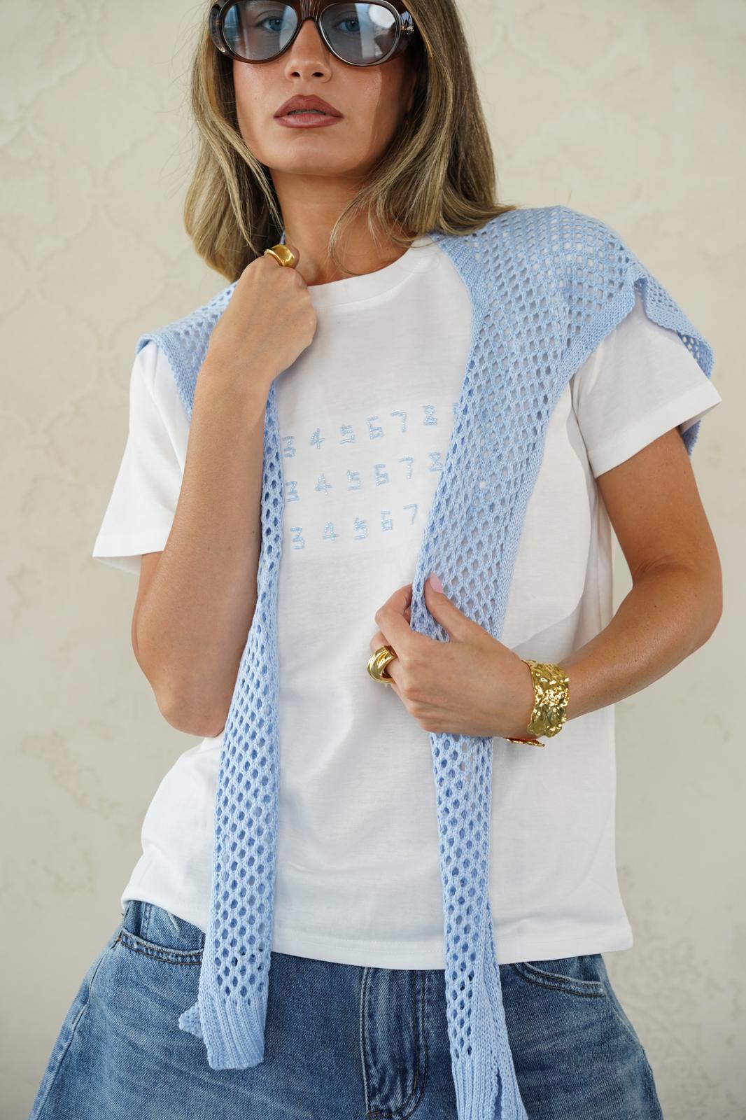 טישרט נורי לבן תכלת