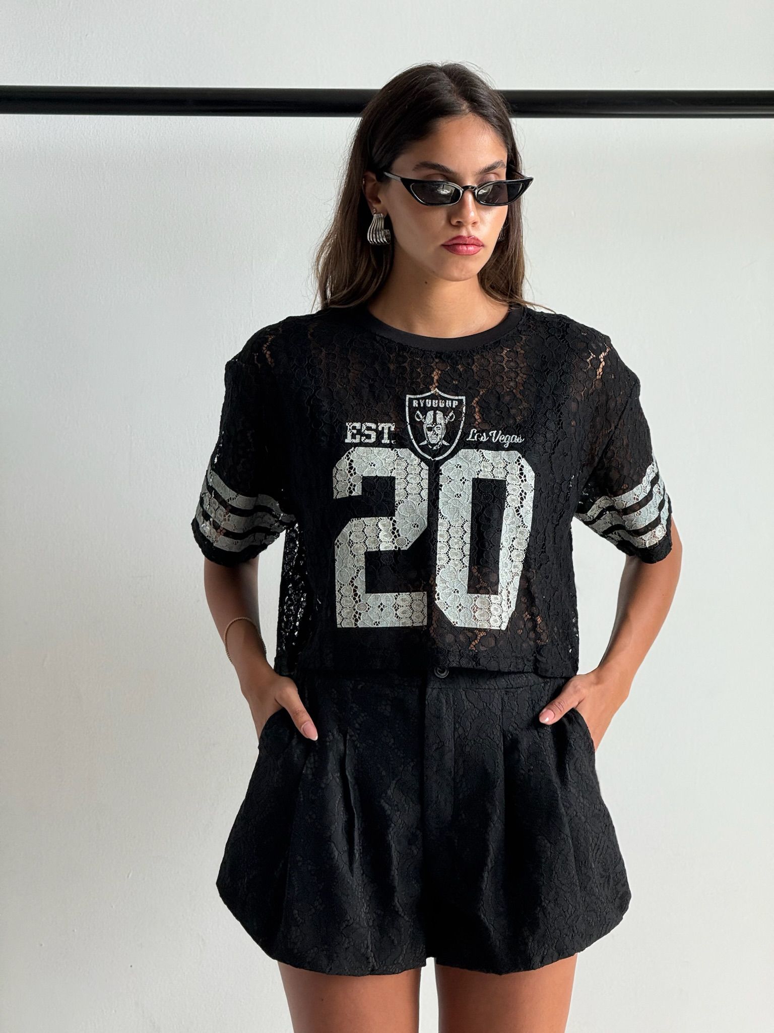 חולצת נאיה שחור