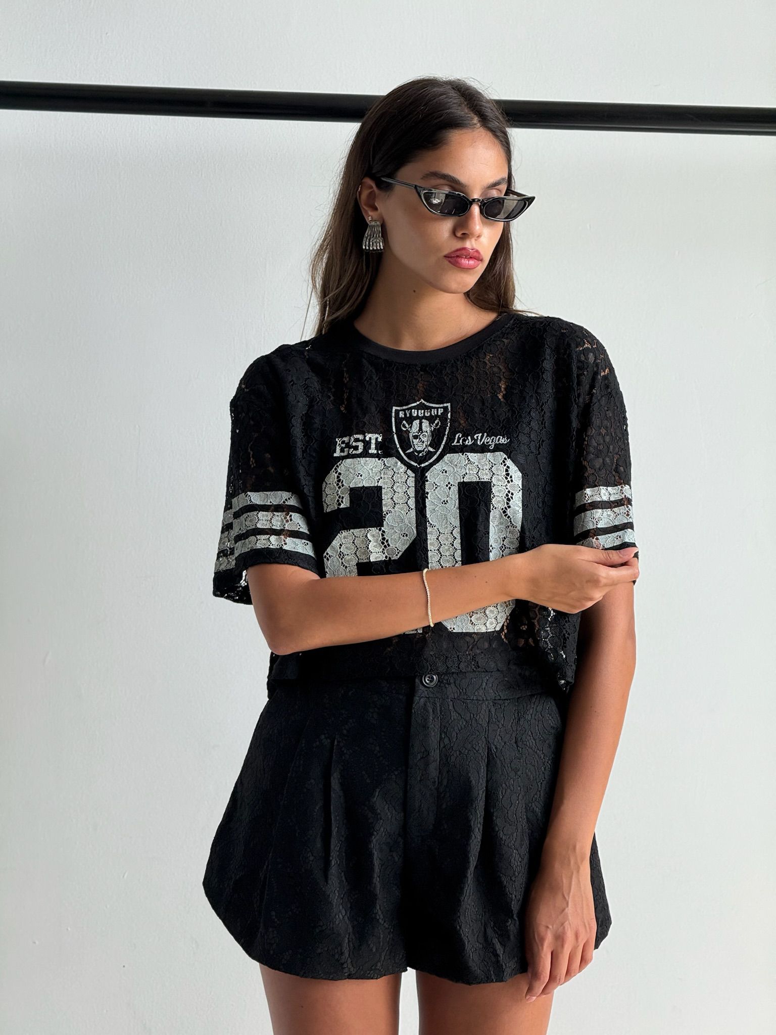 חולצת נאיה שחור