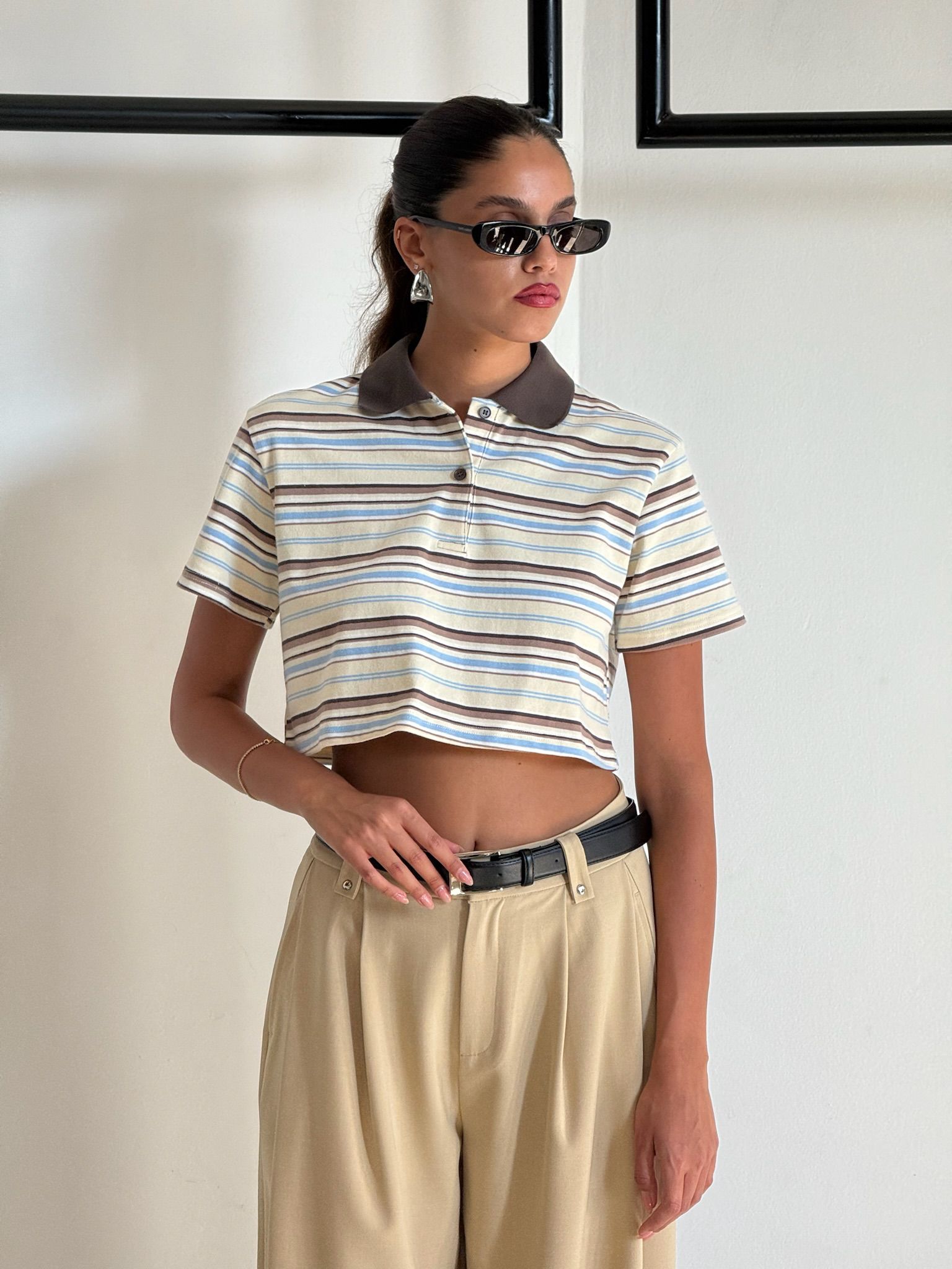 חולצת דניאל קרופ חום