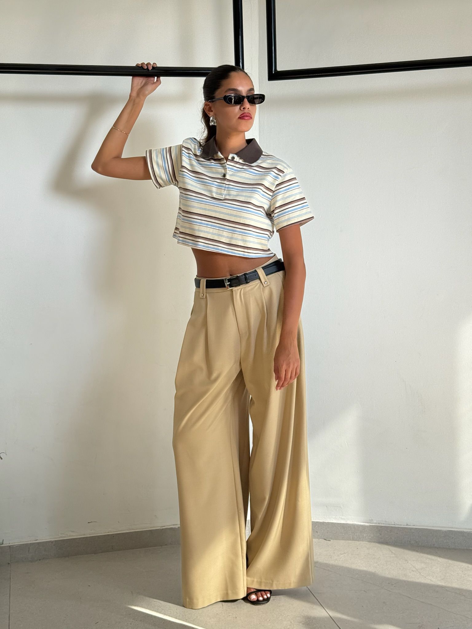 חולצת דניאל קרופ חום