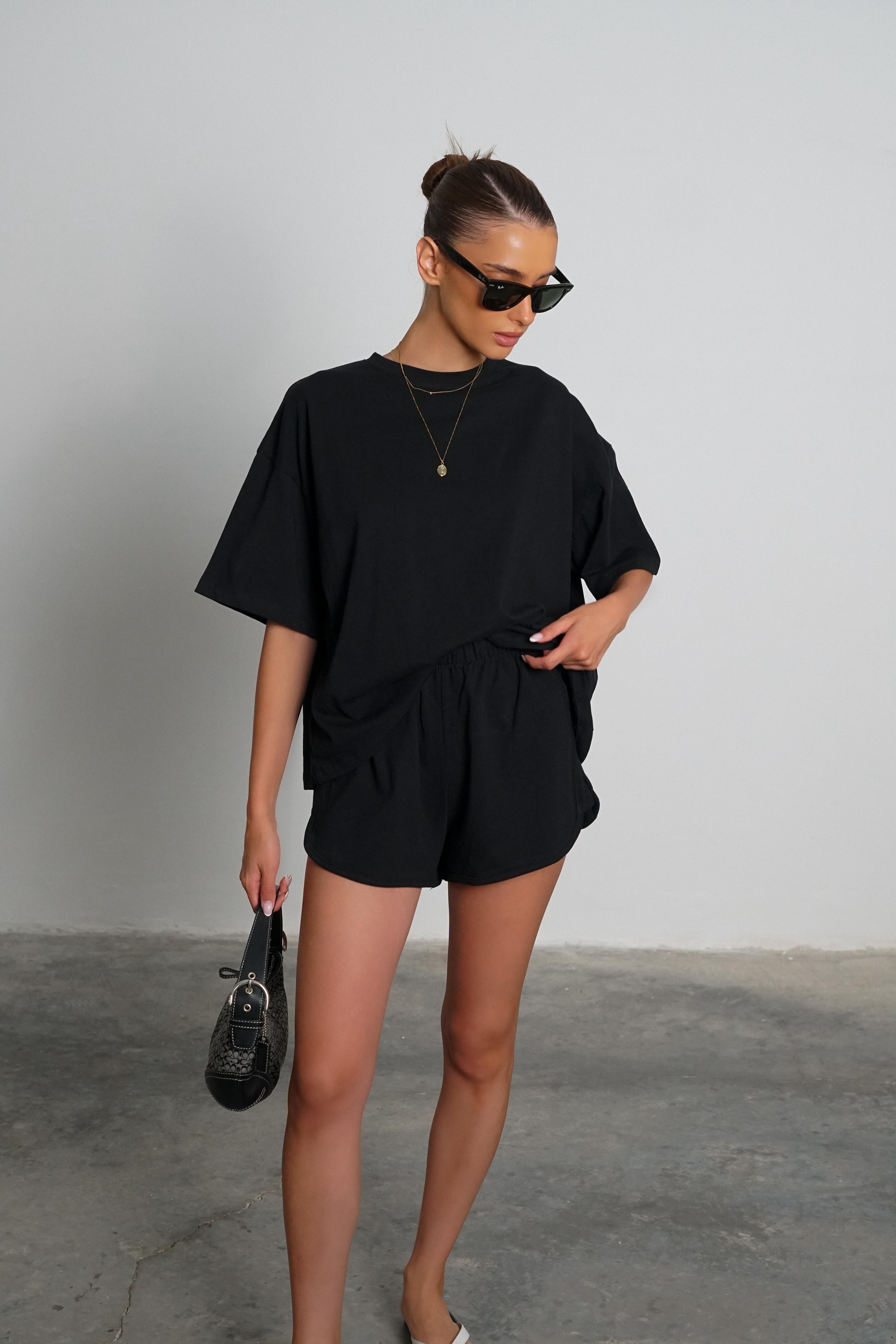 חליפת שריז שחור