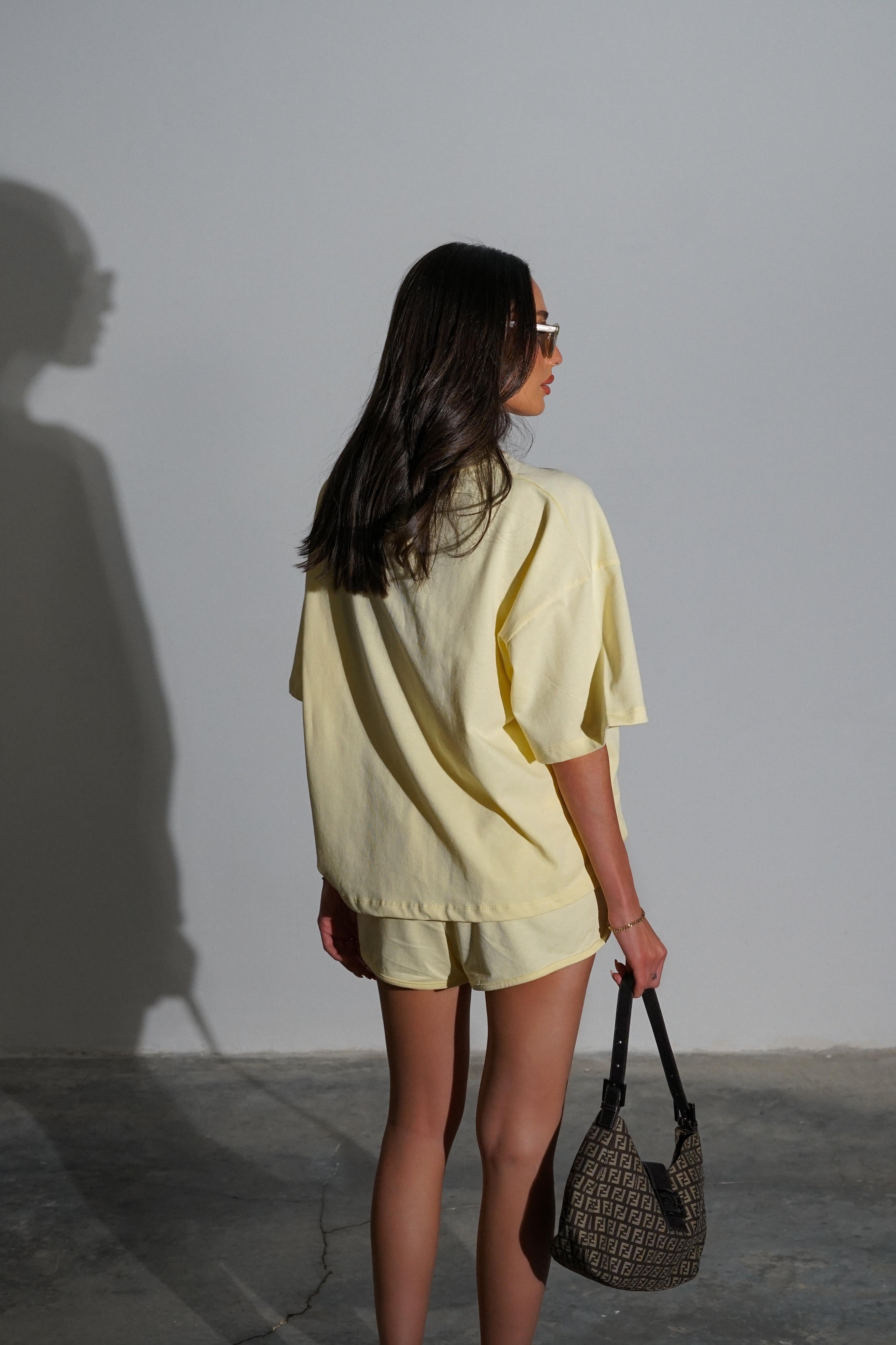 חליפת שריז צהוב