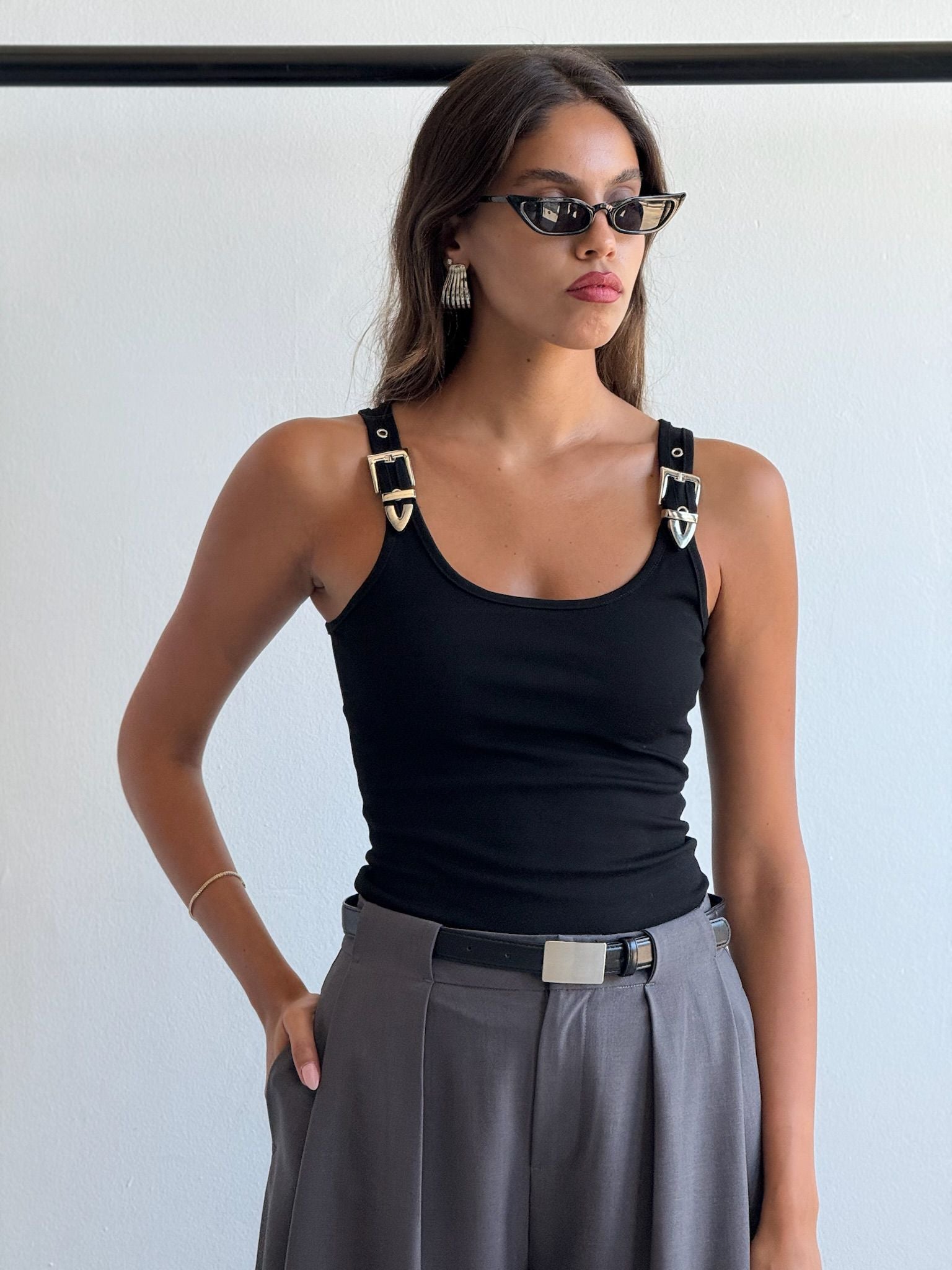 גופיית ביילי שחור