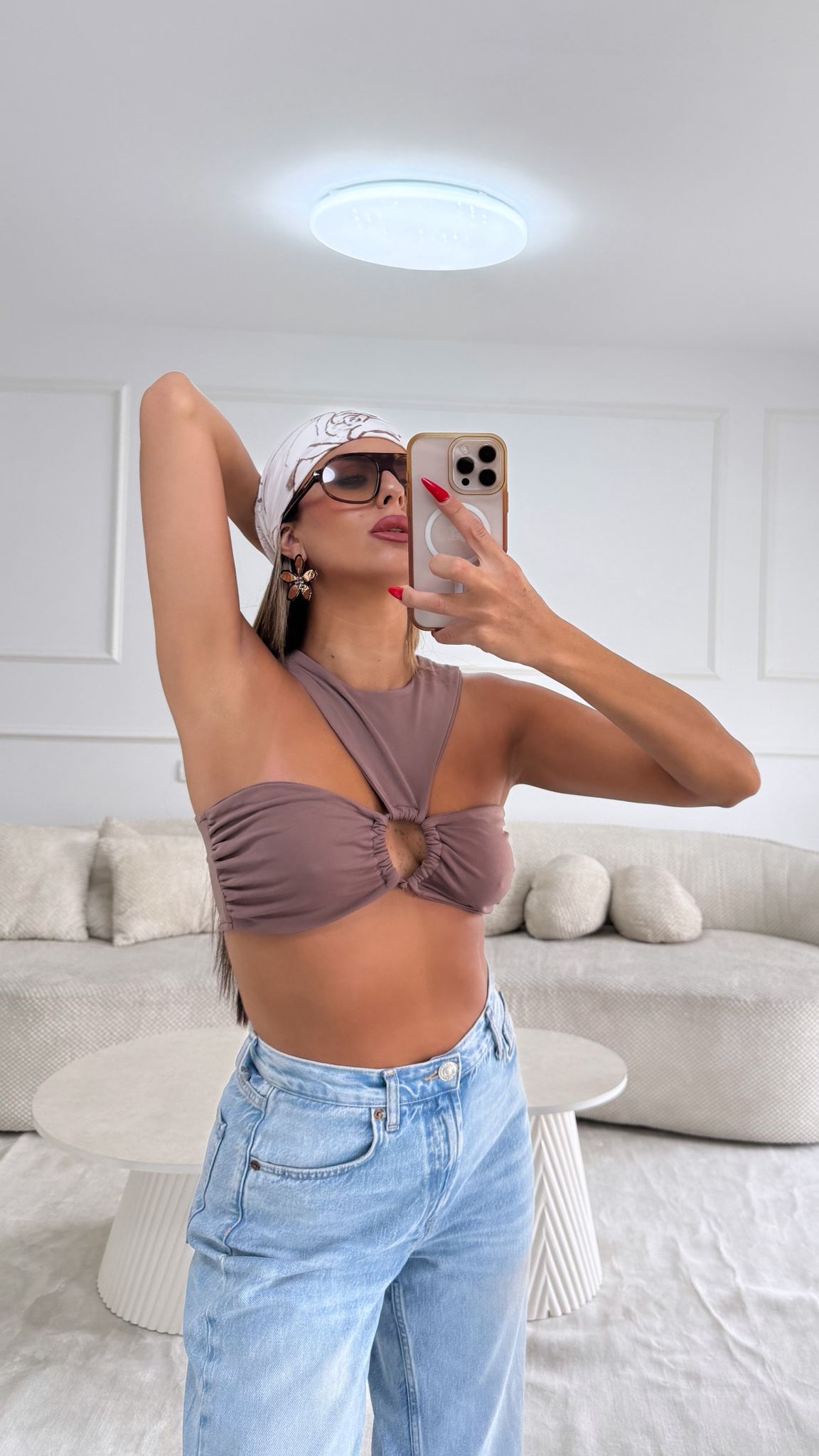 טופ לסלי חום