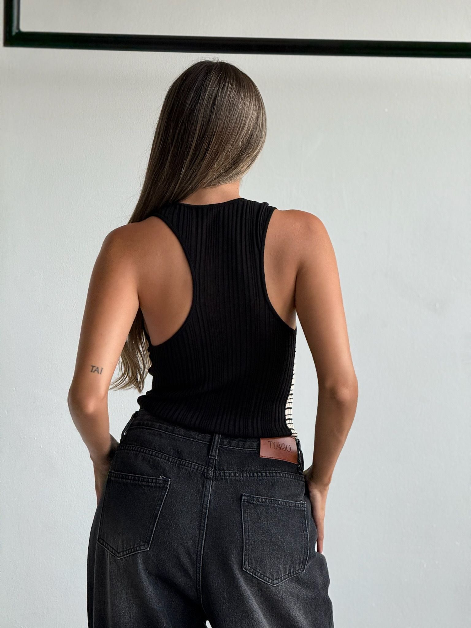 גופיית יהב שחור