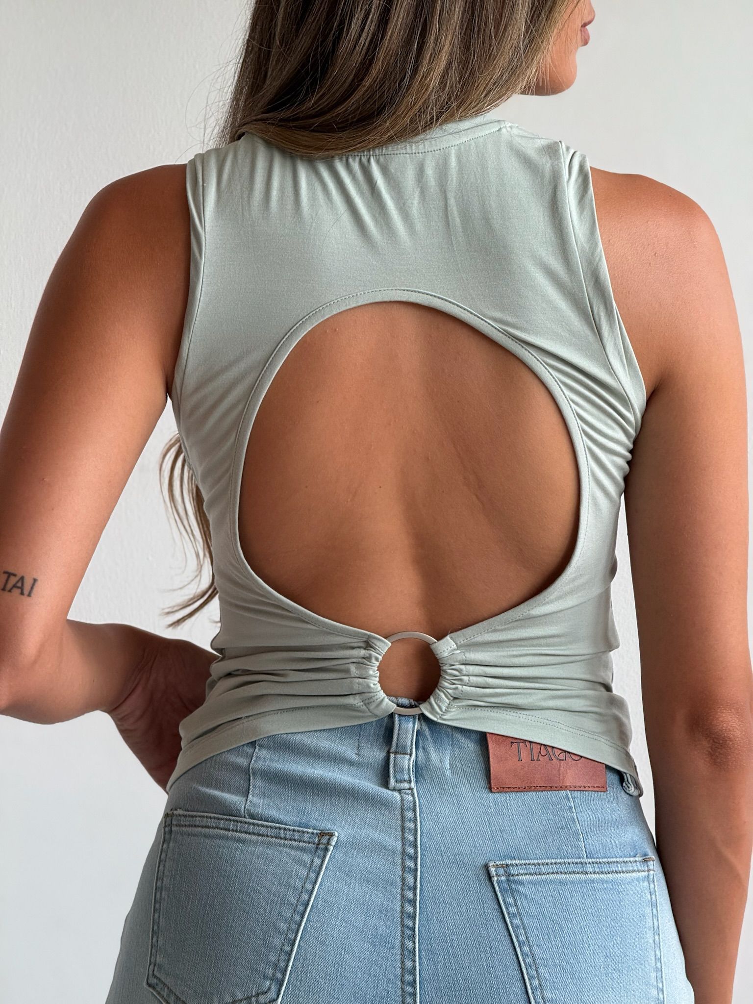 גופיית לאיה