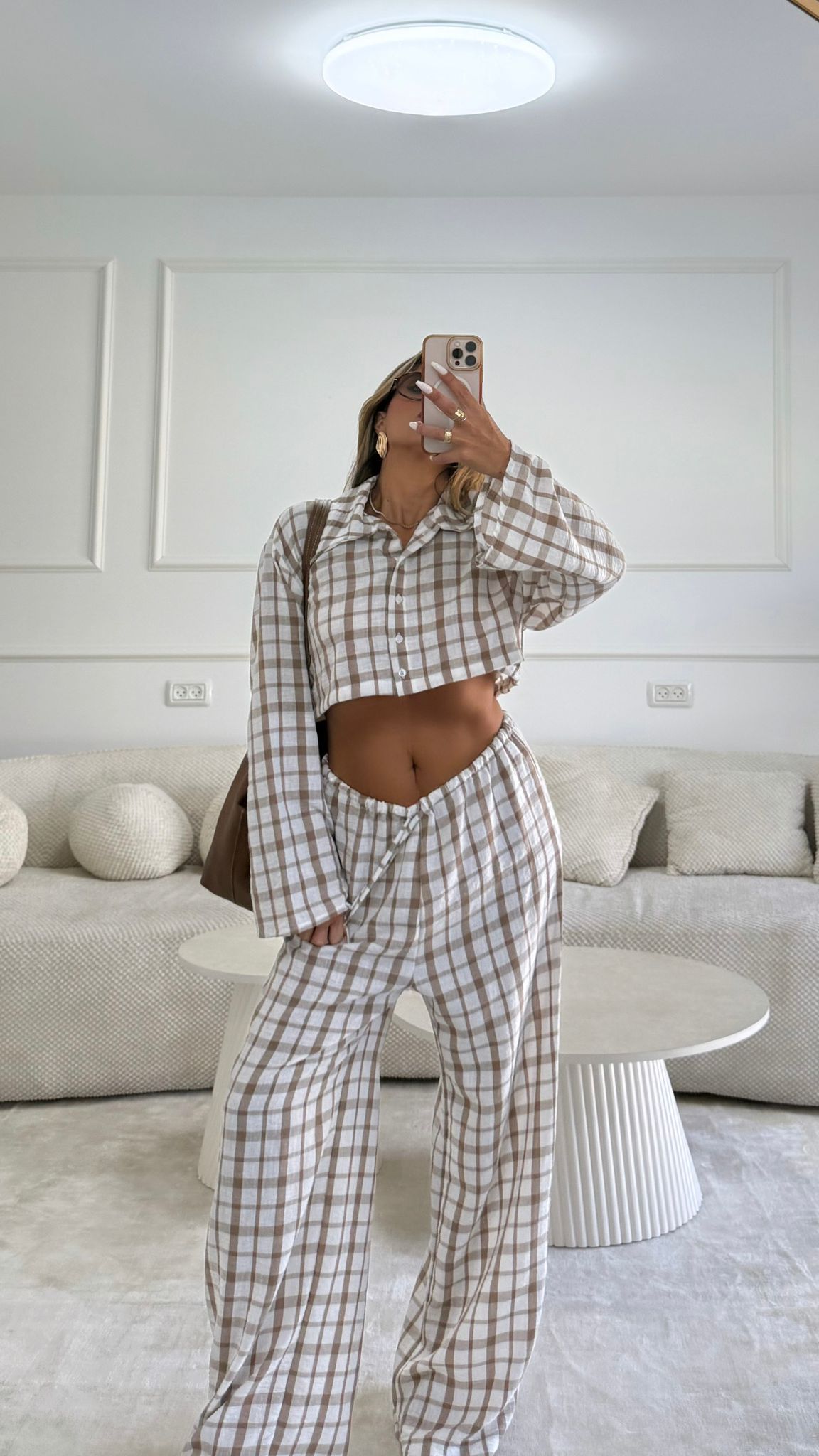 חליפת סנדי חום