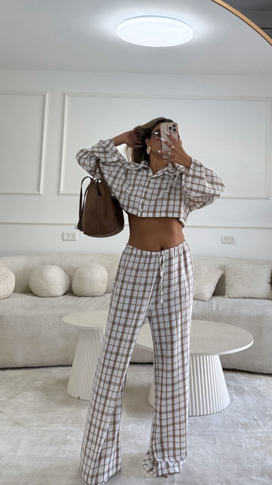 חליפת סנדי חום